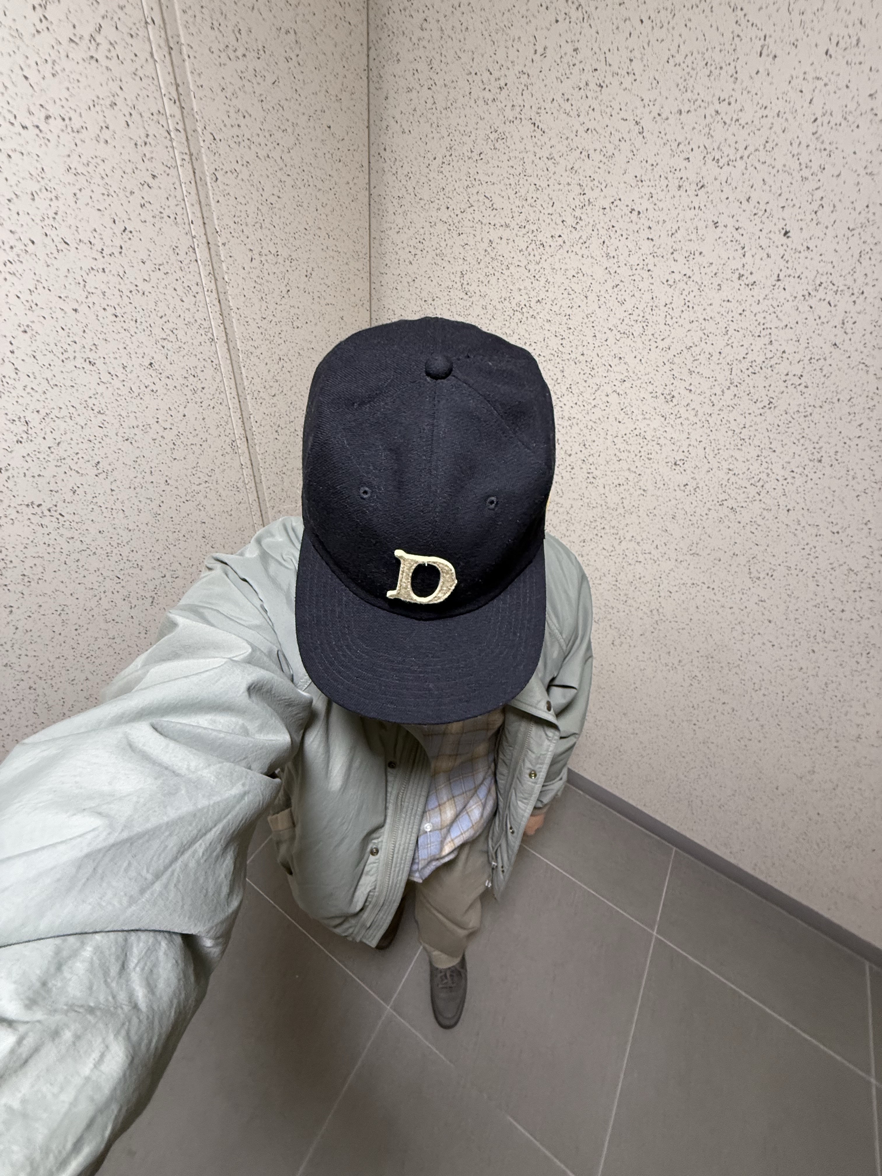 Reebok x Khakis Club C Revenge Khaki 착용 스타일 - 3