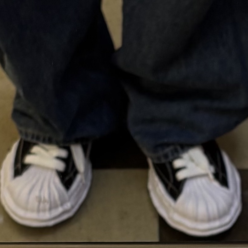 Maison Mihara Yasuhiro Blakey OG Sole Canvas Low-top Sneakers Black White 착용 스타일