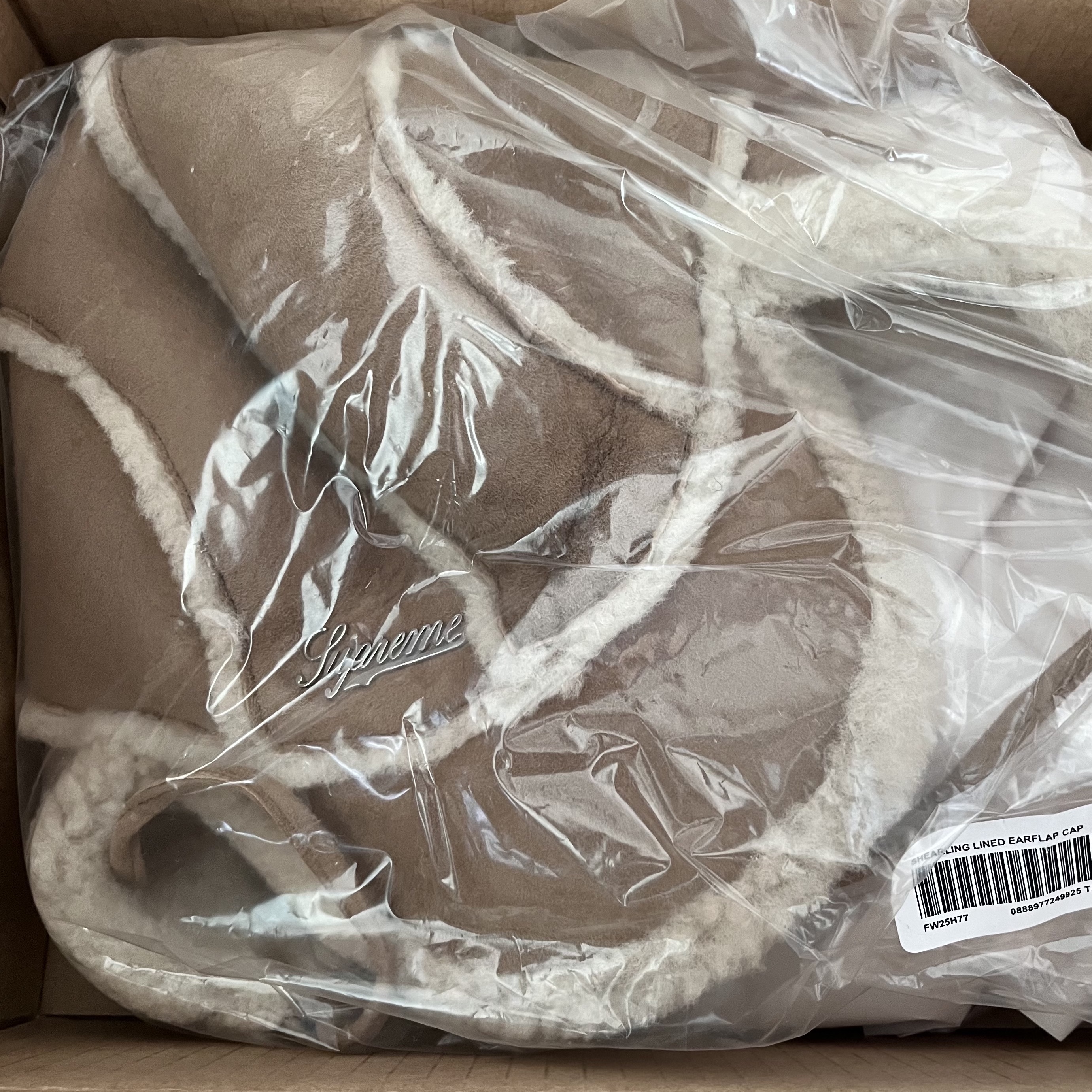 Supreme Shearling Lined Earflap Cap Tan - 25FW 착용 스타일