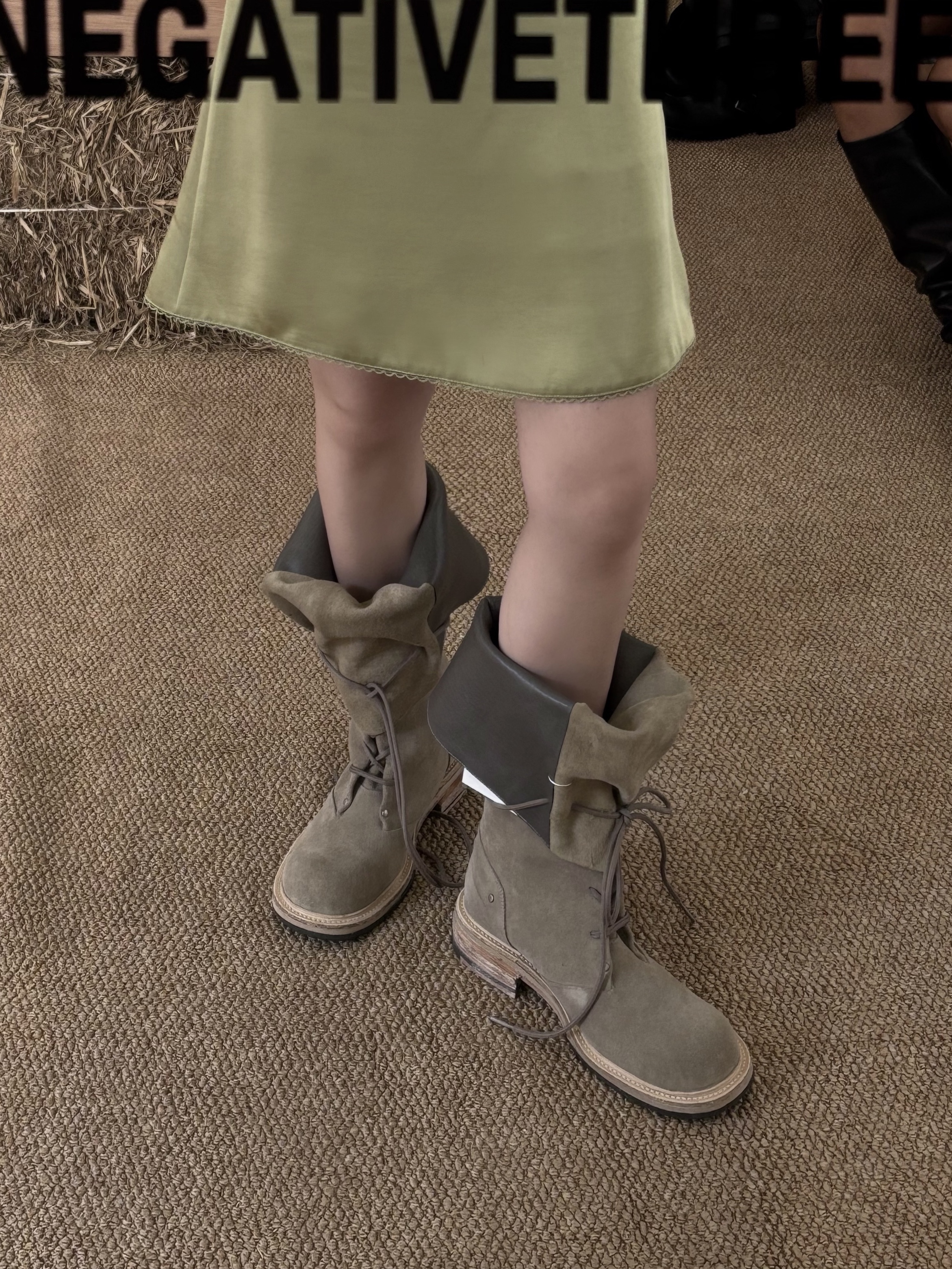 [6% 적립] NegativeThree Folded lace-up long boots Sand 착용 스타일 - 2