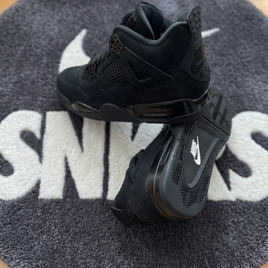Jordan 4 Retro Black Cat 2025 착용 스타일