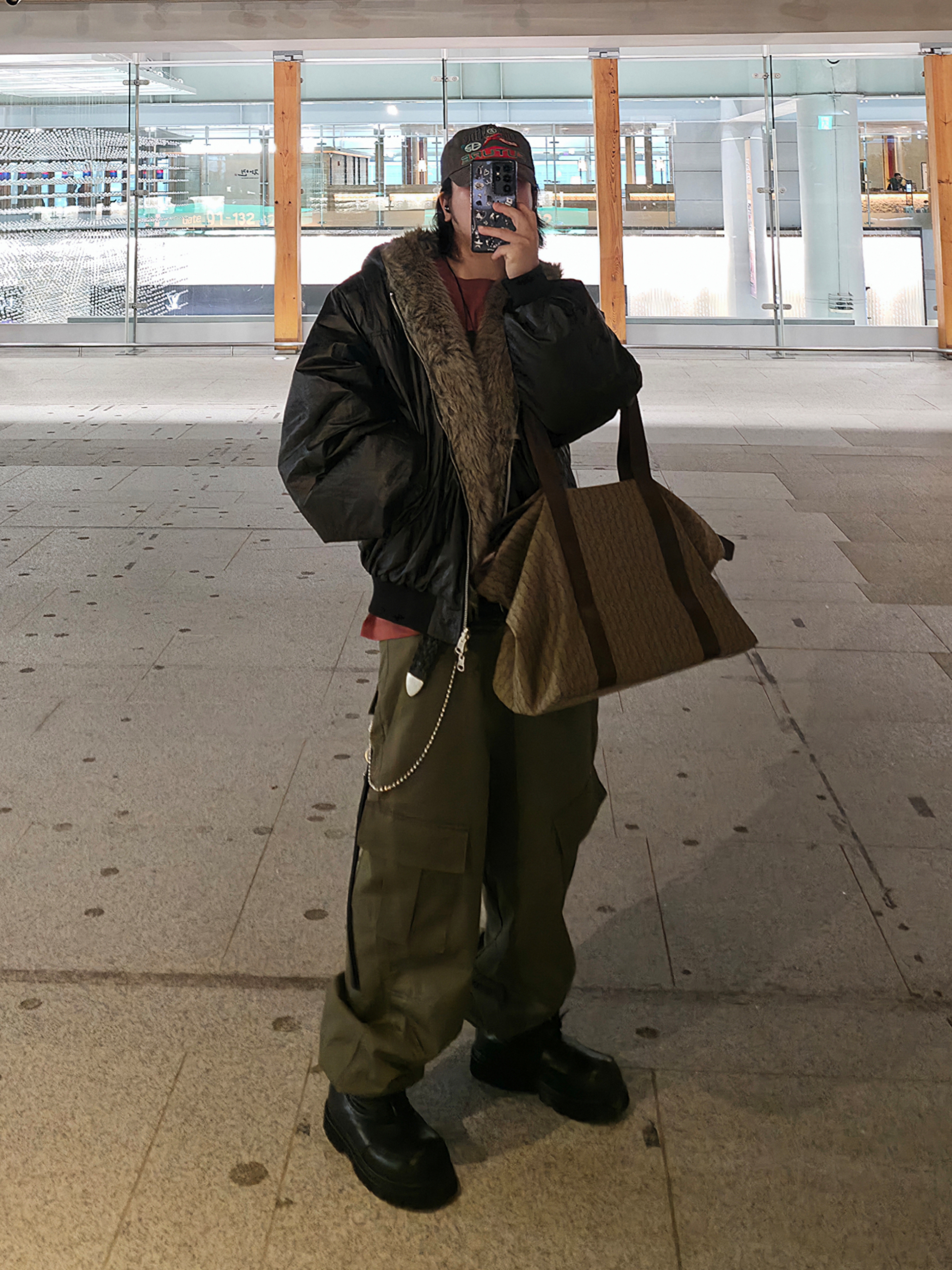 Undermycar Mu.109 Anti Fxxking Logo Play Semi-Wide Cargo Pants Khaki, Farfromwhat Far Weaving Belt Black 착용 스타일 - 1