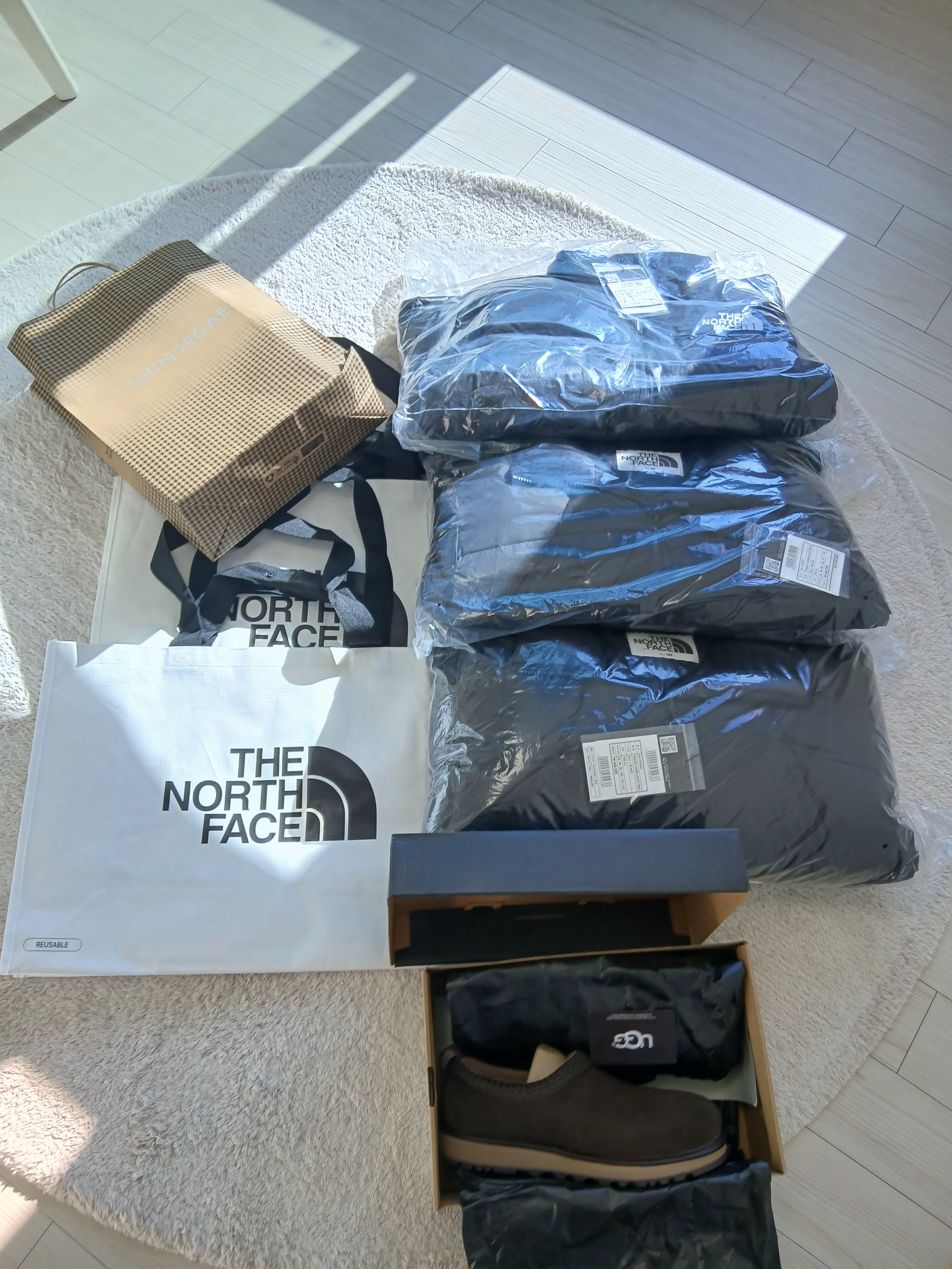 The North Face White Label Novelty Nuptse Down Vest Black, The North Face White Label Novelty Nuptse Down Vest Black 착용 스타일 - 2