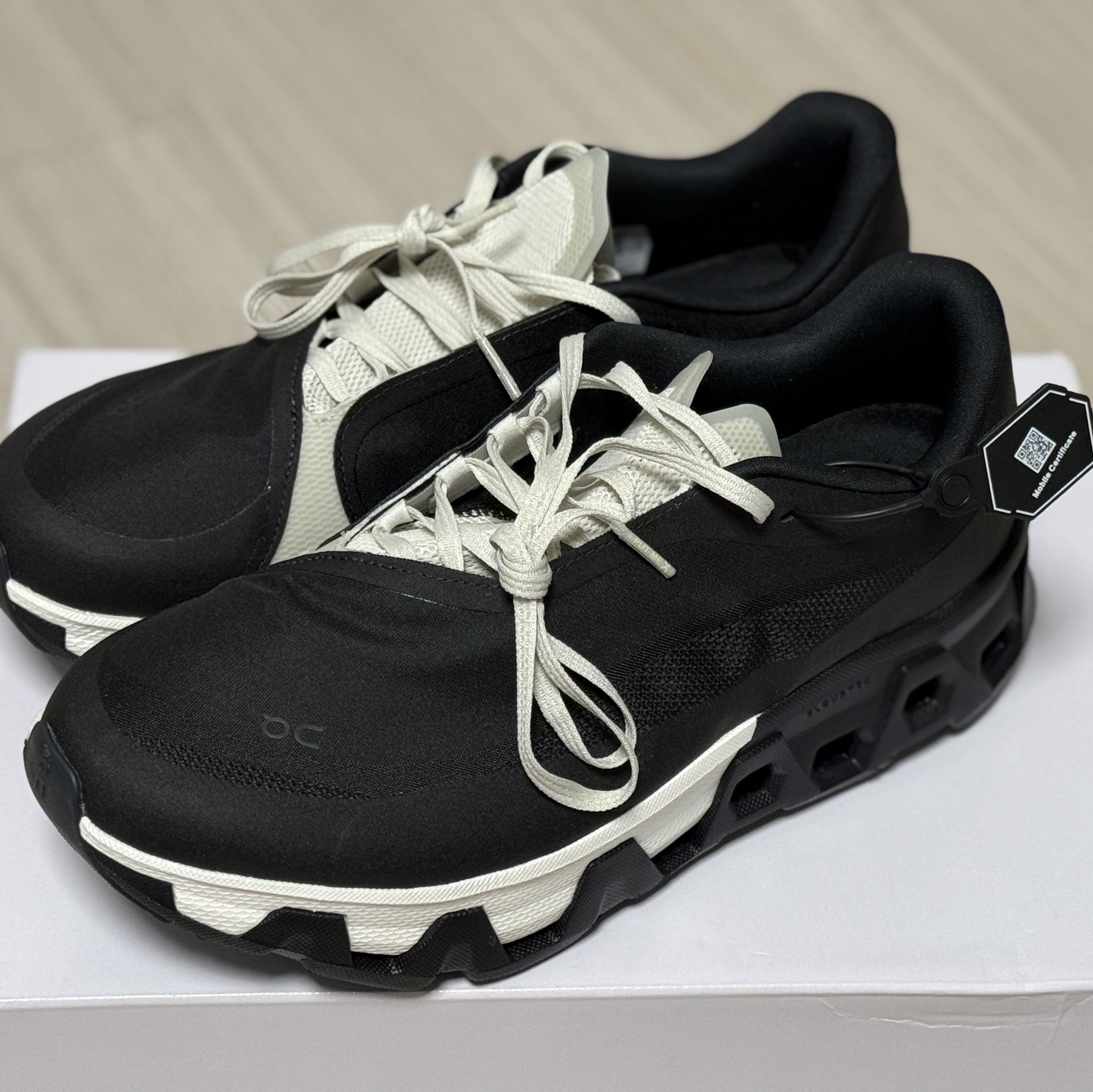 On Running x Post Archive Faction (Paf) Cloudmonster Hyper Black 착용 스타일 - 3