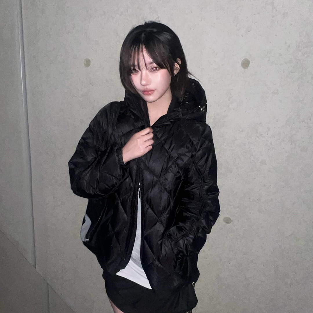 Thevinylhouse Light Weight Down Black 착용 스타일