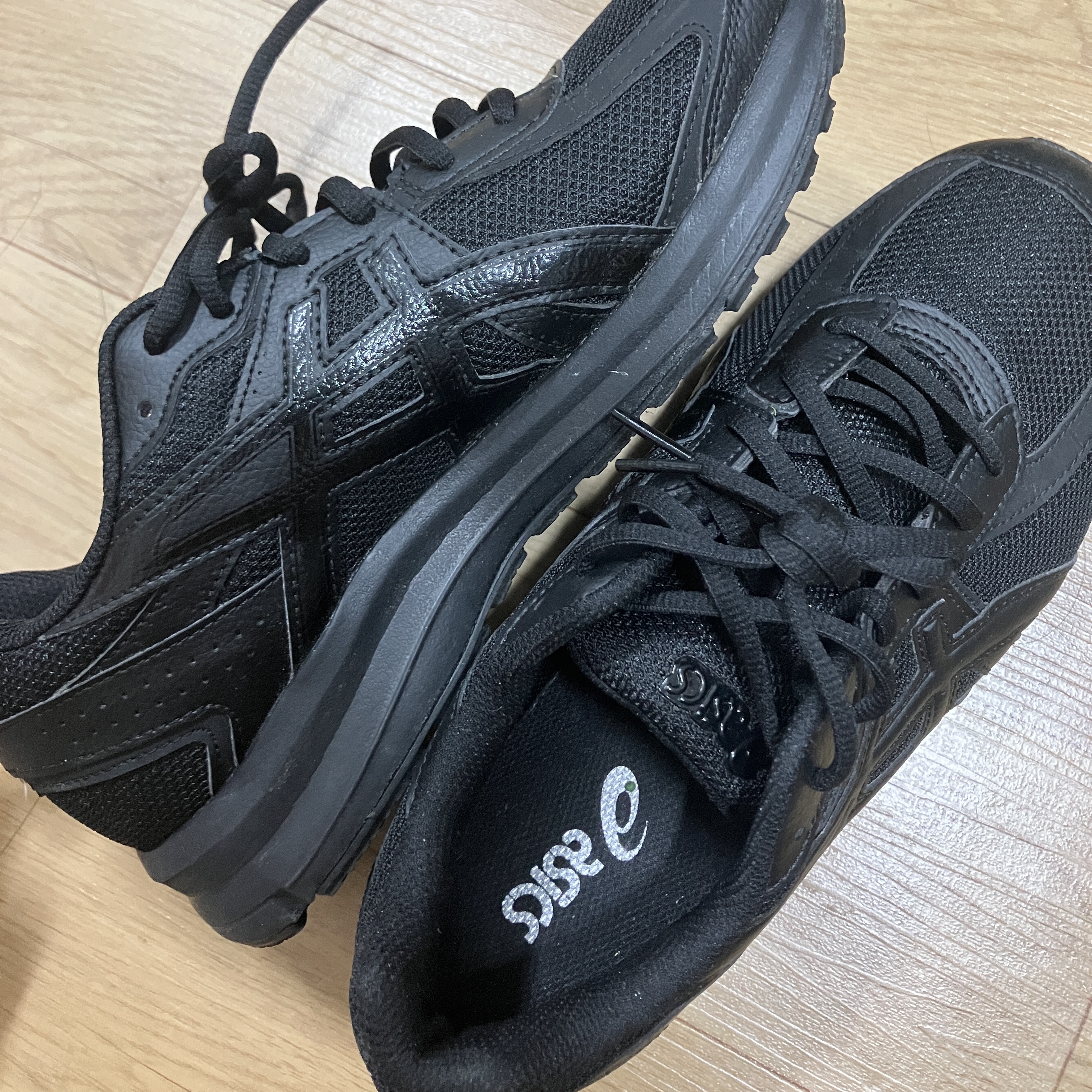 Asics Jog 100 S Black - 2E Wide 착용 스타일