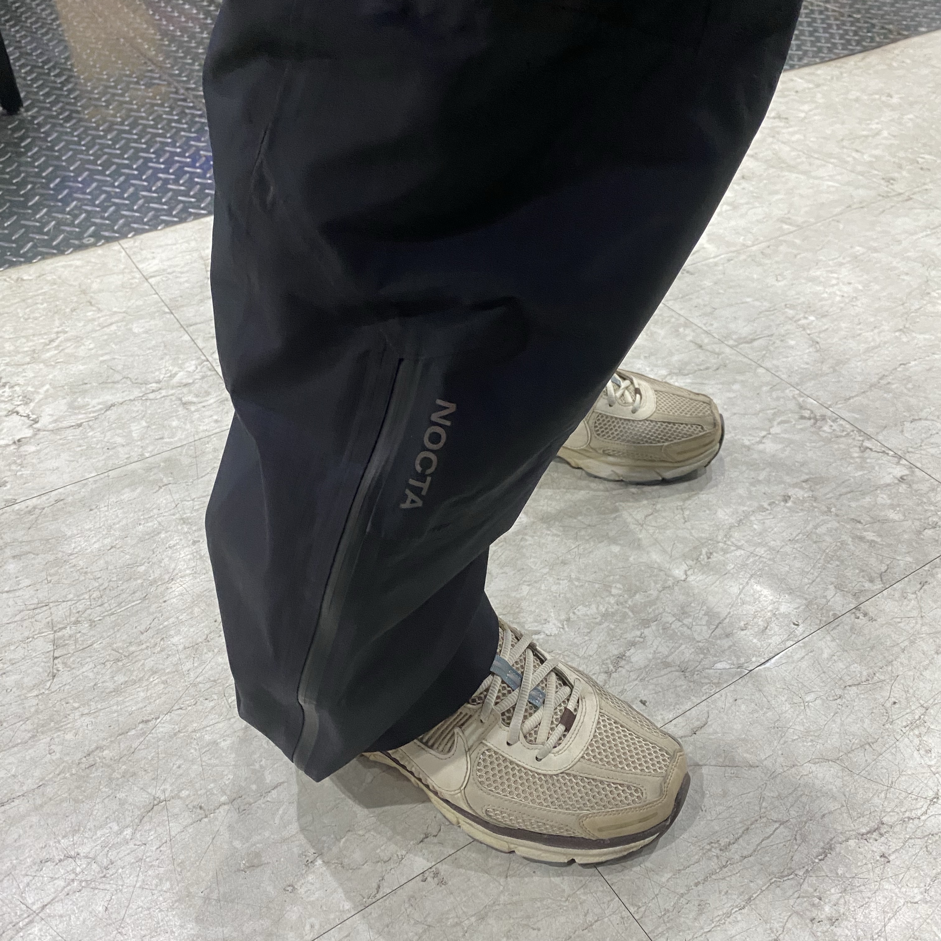 Nike x Drake Nocta 8K Peaks Track Pants Black (FZ3480-010) 착용 스타일