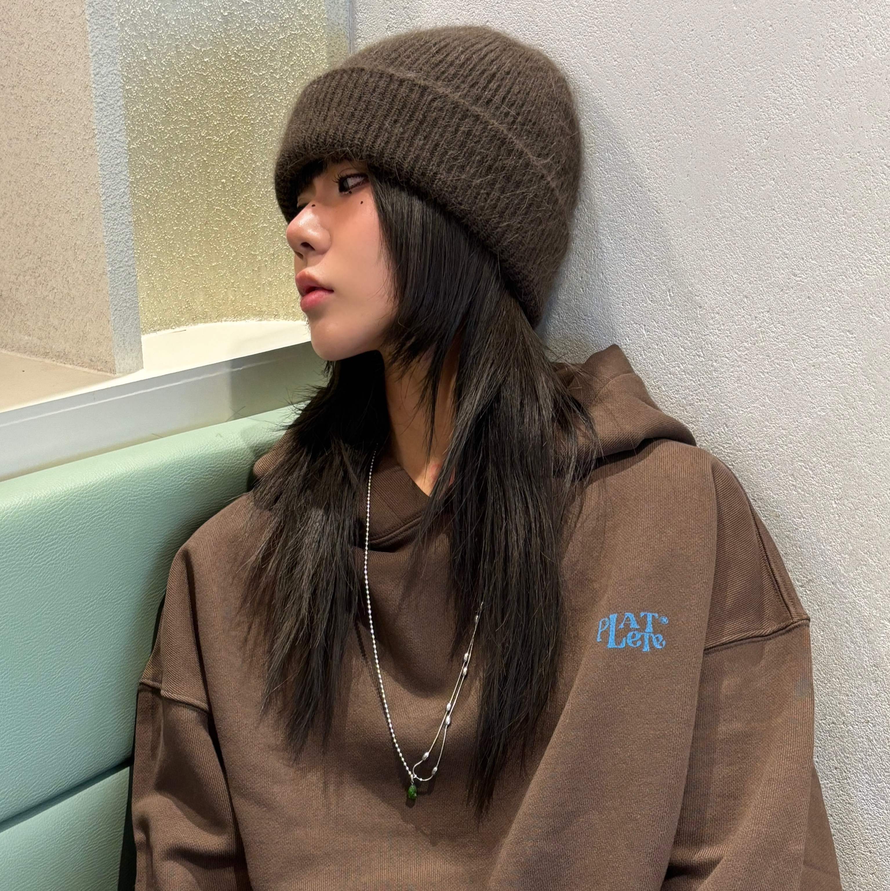 Riomeu Layered Long Drop Chain Necklace Green 착용 스타일 - 1