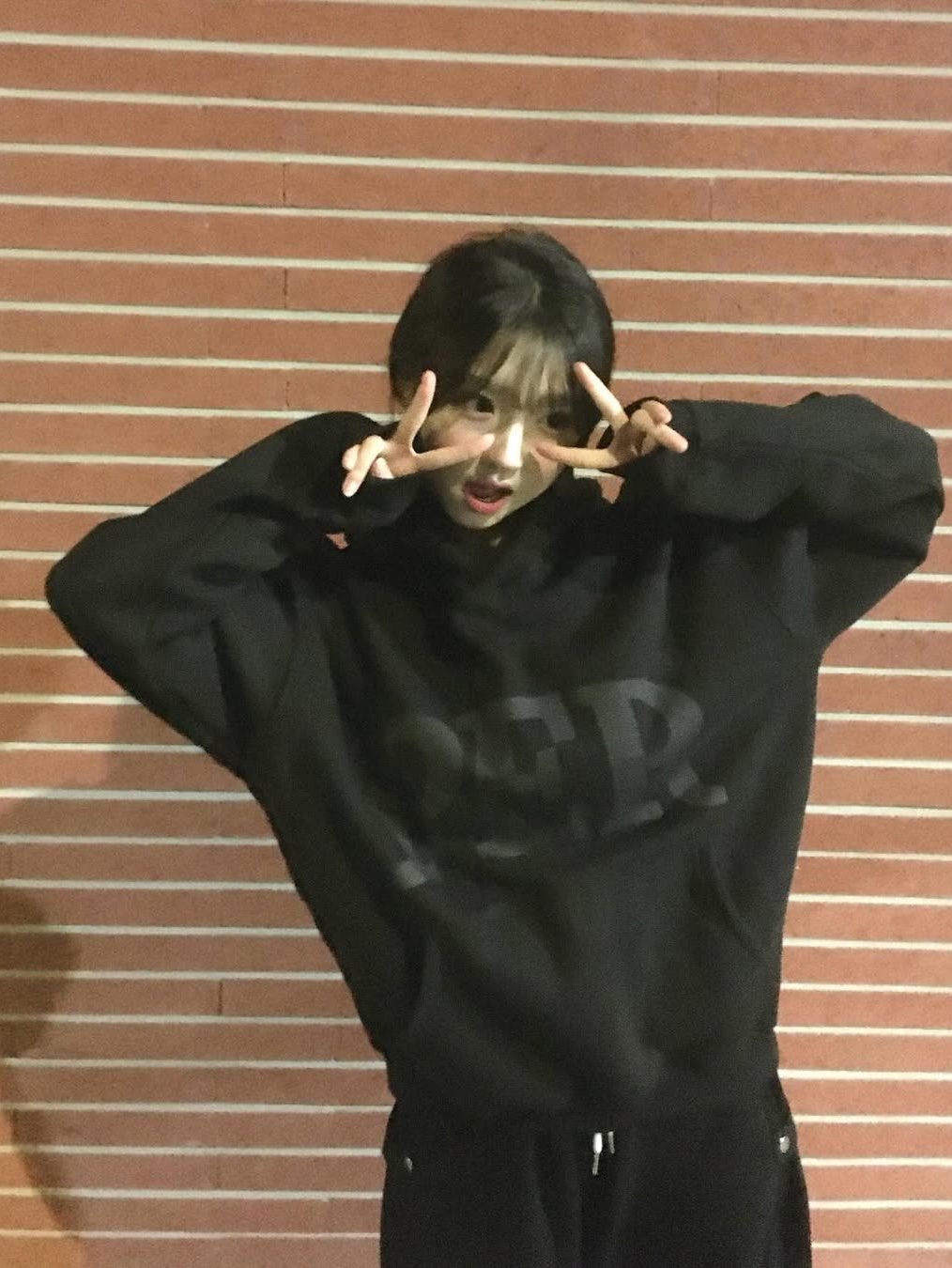 Permanent Archive Comfortable Per Hoodie Black 착용 스타일 - 1