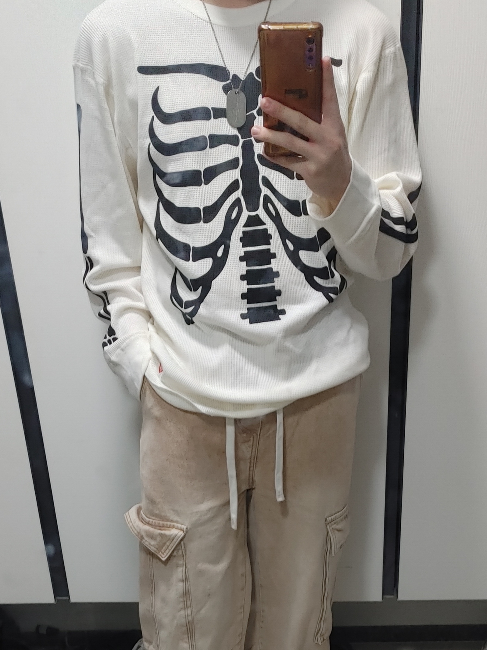 Supreme Hanes Bones Thermal Crew Natural (1 Pack), Travis Scott Cactus Jack x WWE Dog Tag Silver 착용 스타일 - 1
