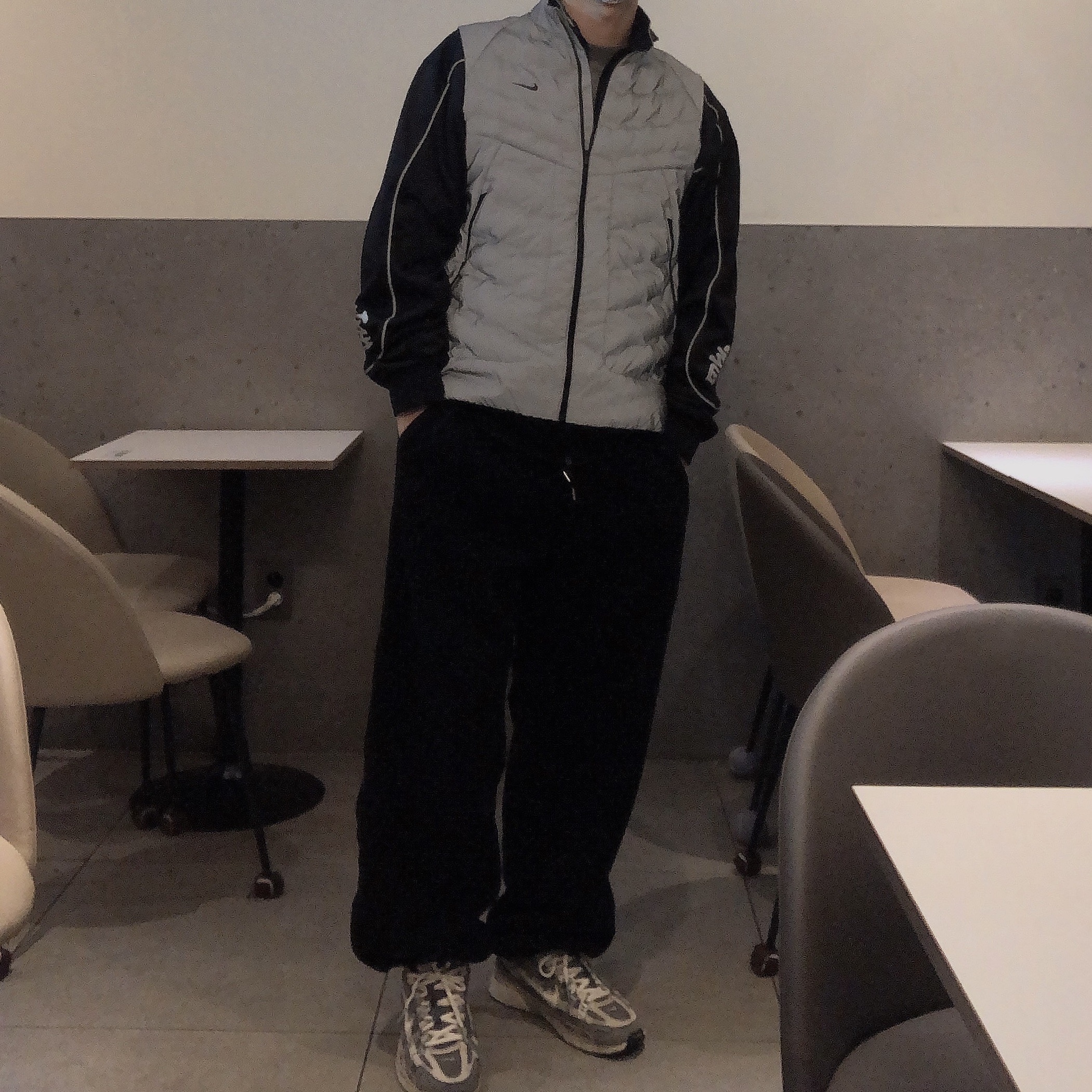 Nike Therma-Fit ADV Reflective Design Running Vest Reflect Silver - Asia, Darkr8m Studio x Hardhitters Refelective Track Top Black 착용 스타일 - 1