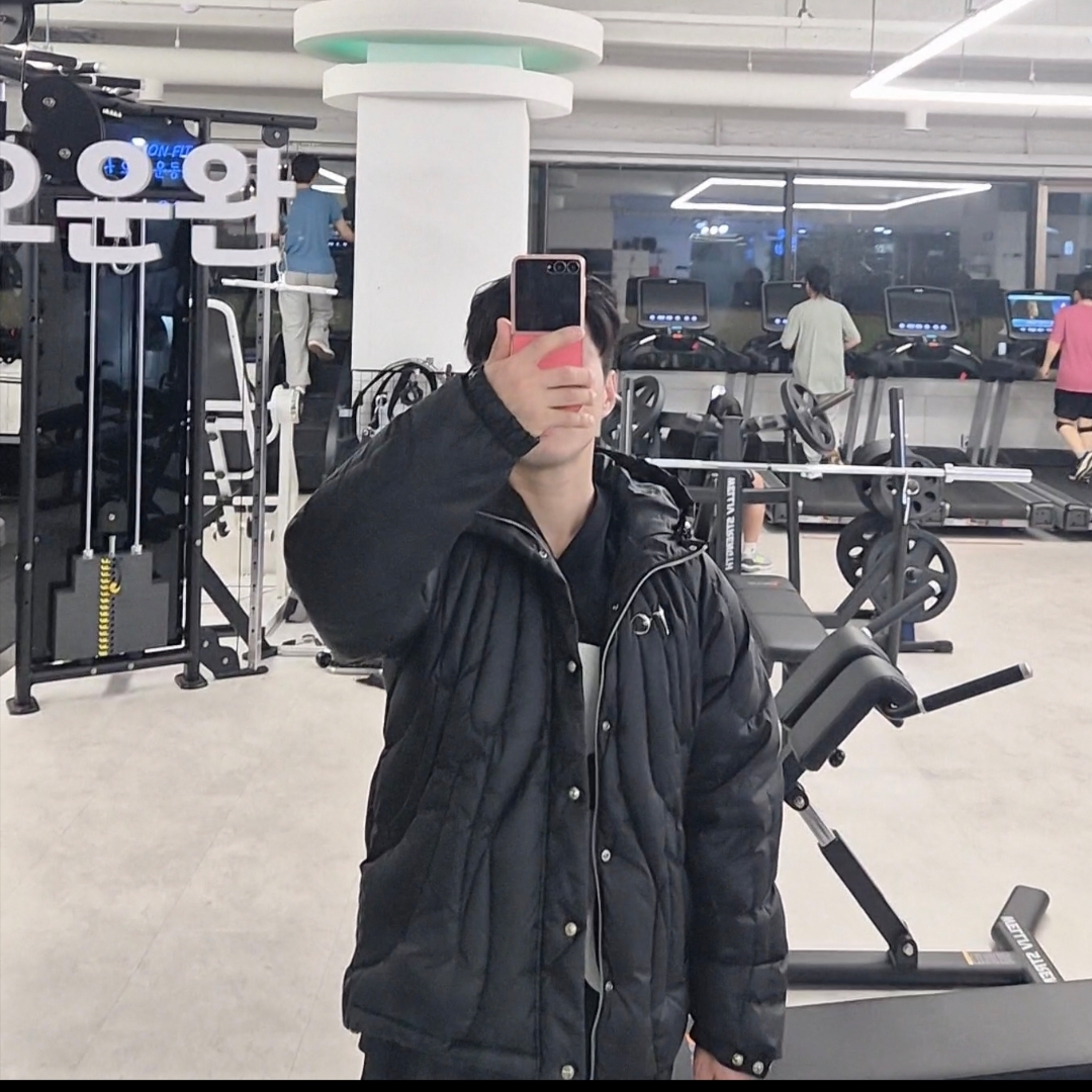 Thug Club Cave Down Jacket Black 착용 스타일
