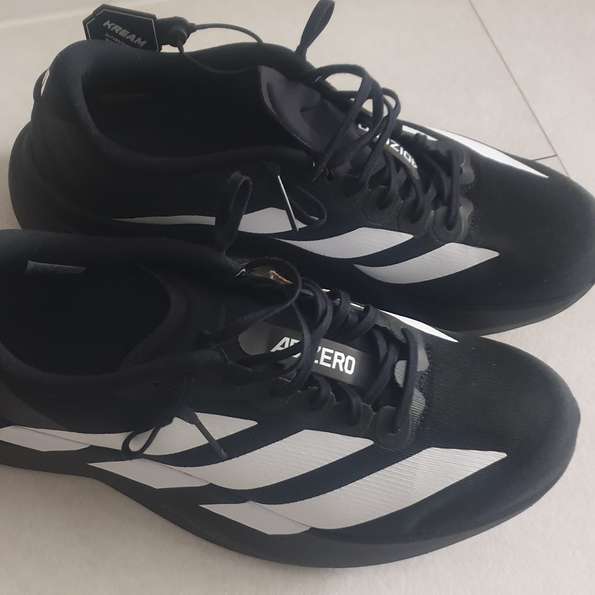 Adidas Adizero EVO SL Core Black Cloud White 착용 스타일