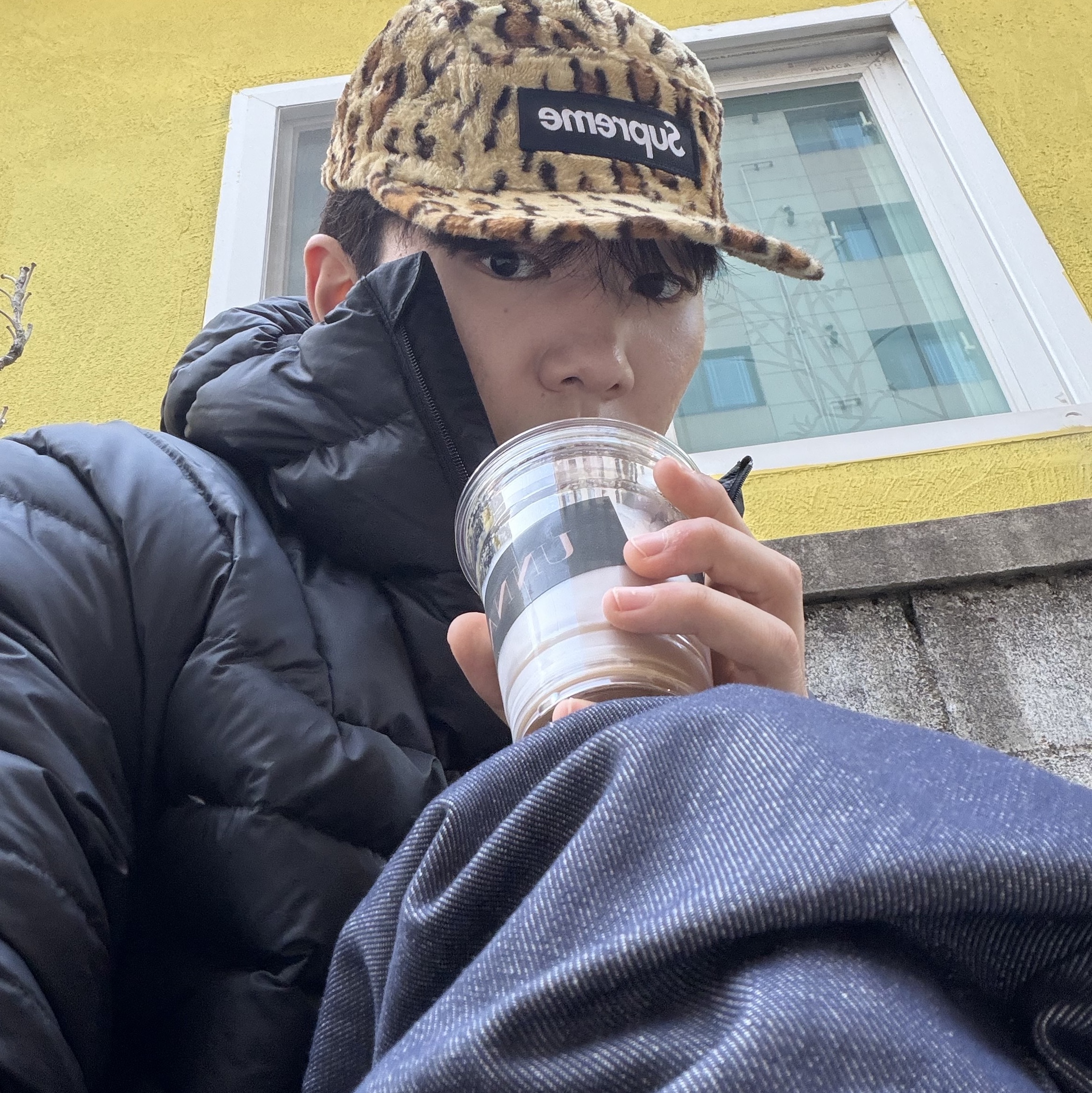 Supreme x GOODENOUGH Crushed Rayon Pile Camp Cap Leopard - 25SS, Stussy Stock Seoul Hood Black 착용 스타일 - 2