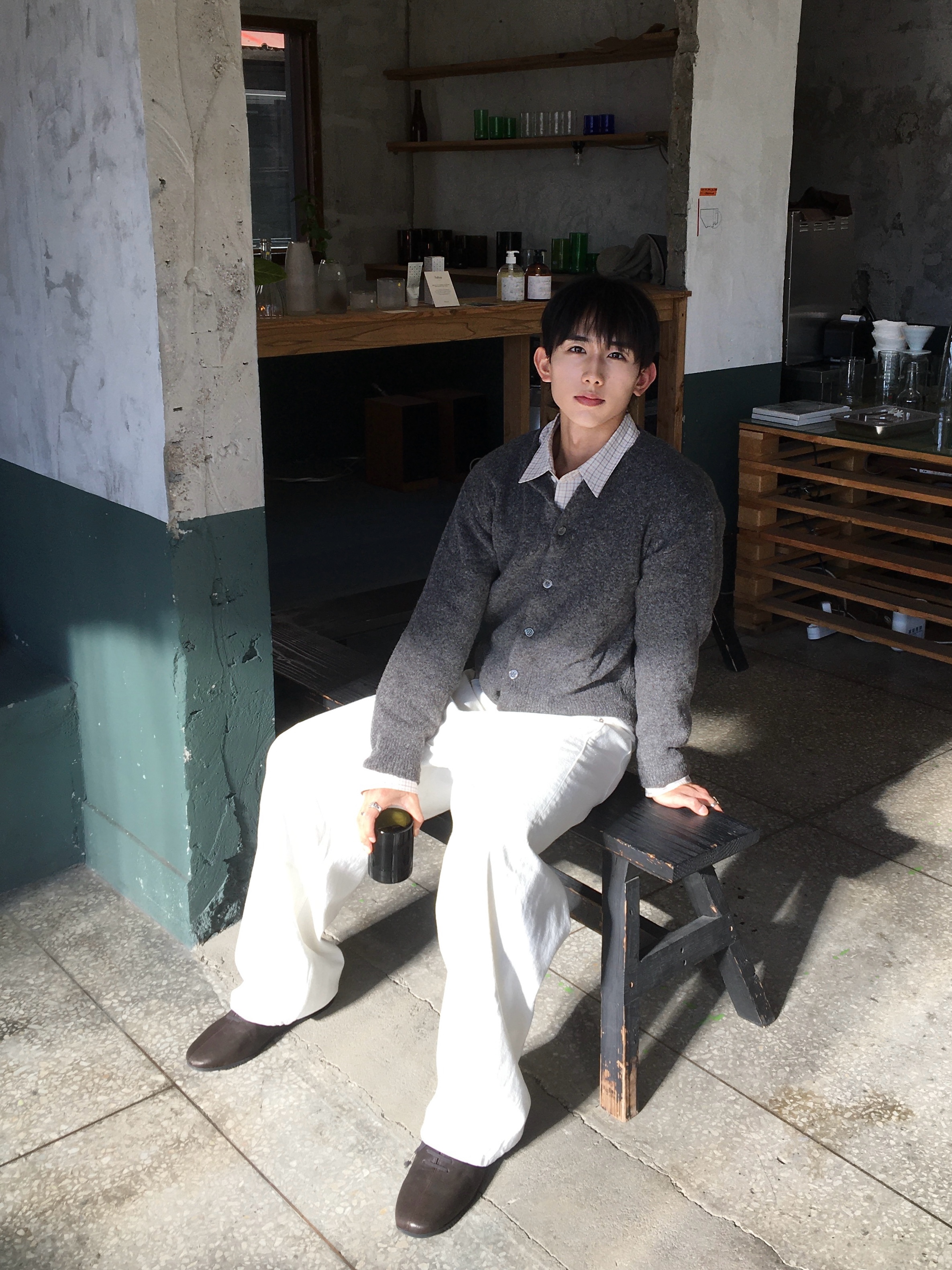 noun Wide Curved Denim Pants White 착용 스타일 - 1