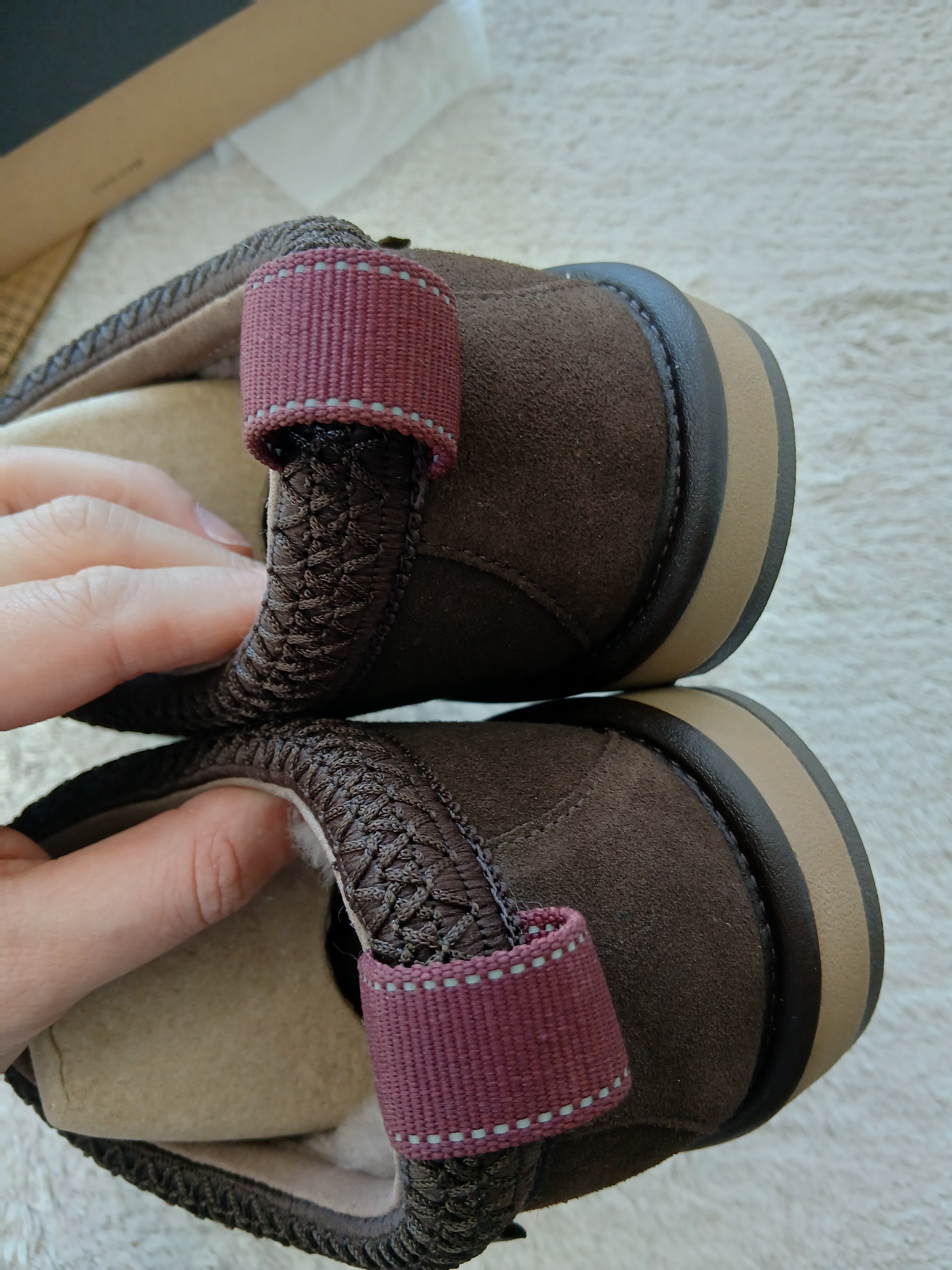 UGG Tasman GTX Chestnut, UGG Tasman GTX Black 착용 스타일 - 10