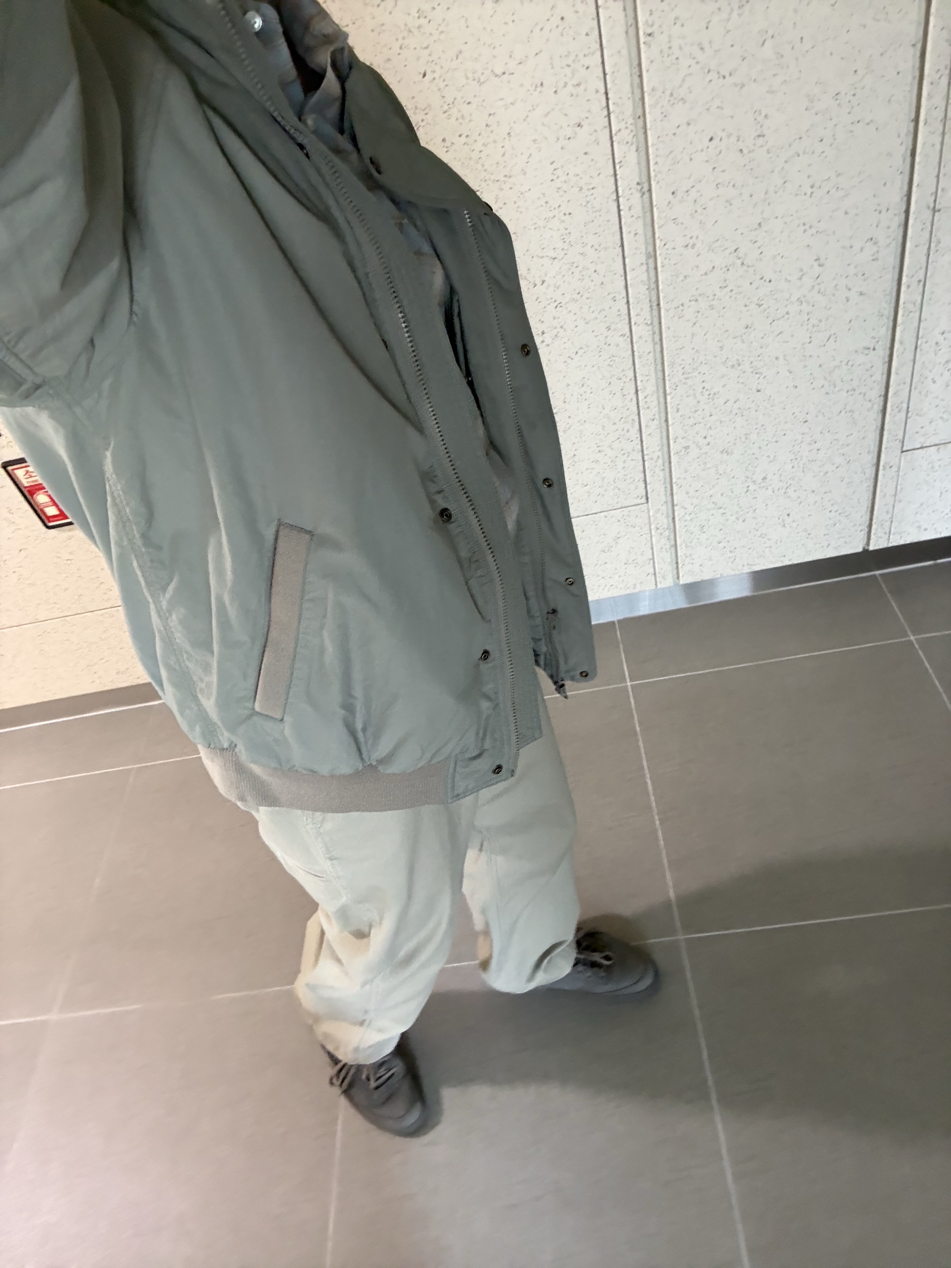 Reebok x Khakis Club C Revenge Khaki 착용 스타일 - 2