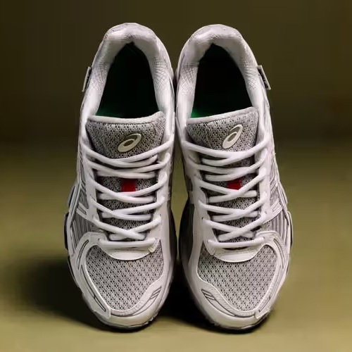 Asics x Up There Gel-Kayano 12.1 Glacier Grey Pure Silver 착용 스타일 - 4