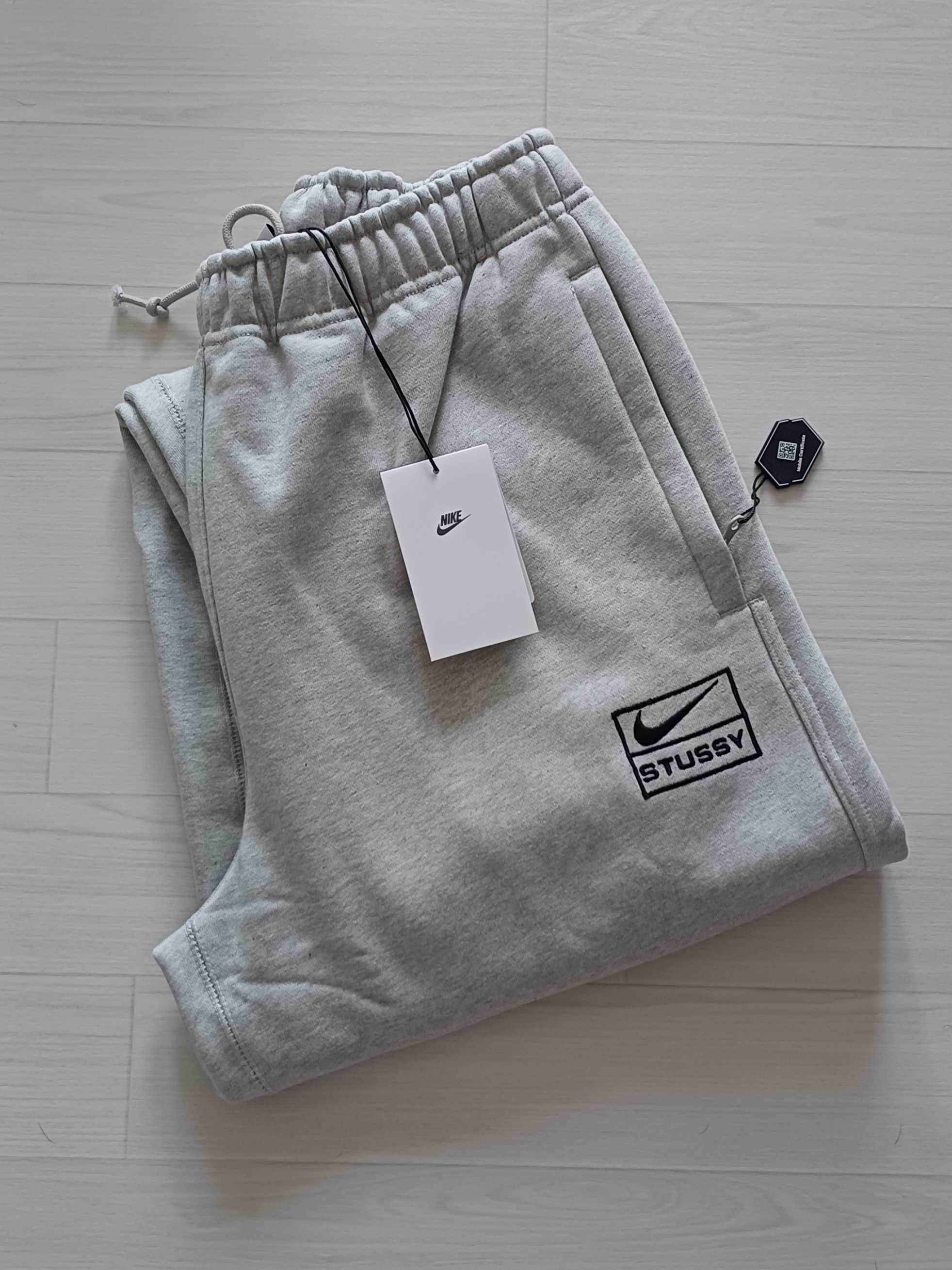 Nike x Stussy Fleece Pants Grey Heather (FN5231-050) 착용 스타일