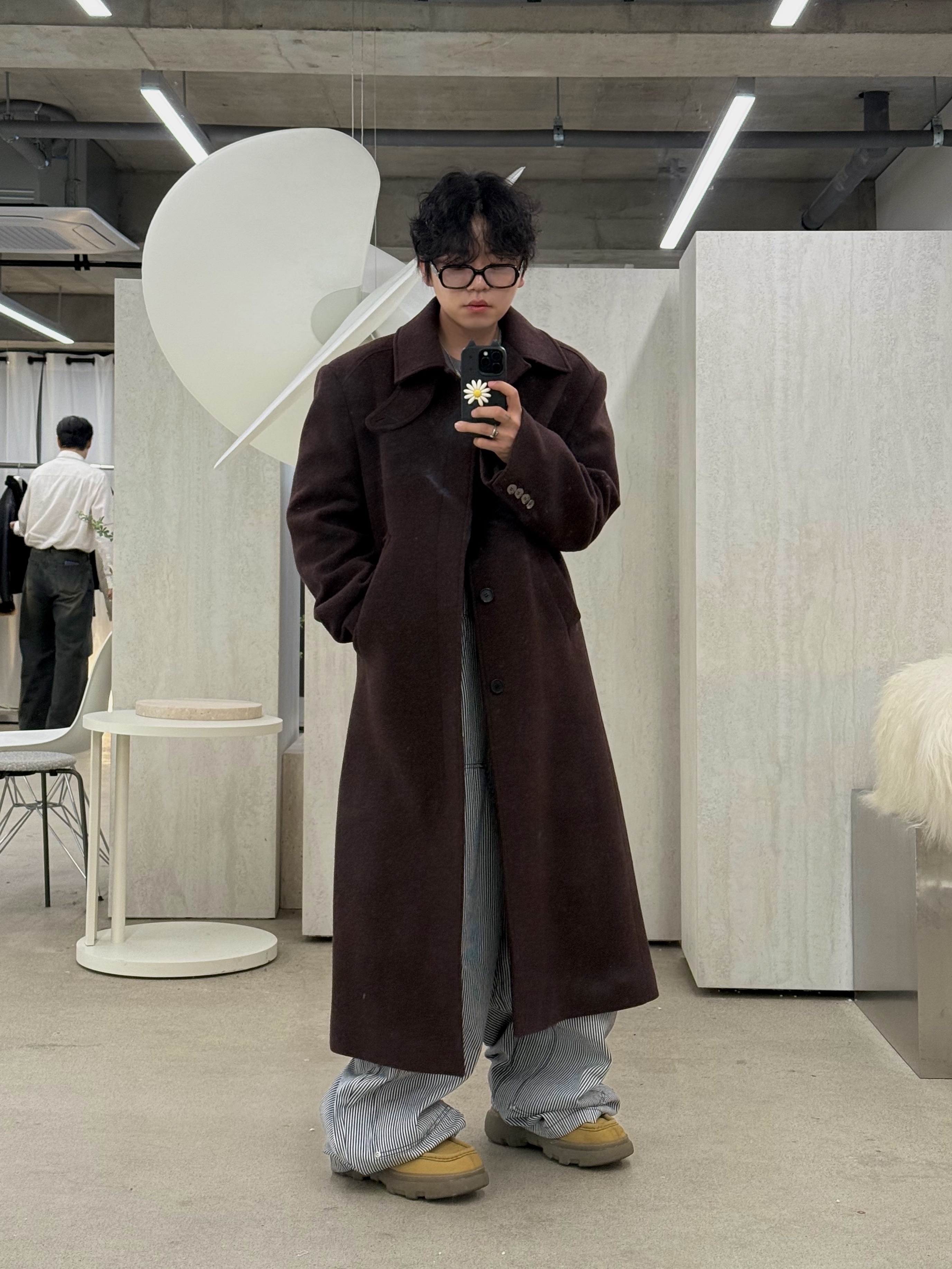 Haleine Wool Cashmere High Neck Coat Black (WJ423), Haleine Semi Wide Bootcut Mud Washed Jean (WB405) 착용 스타일 - 4