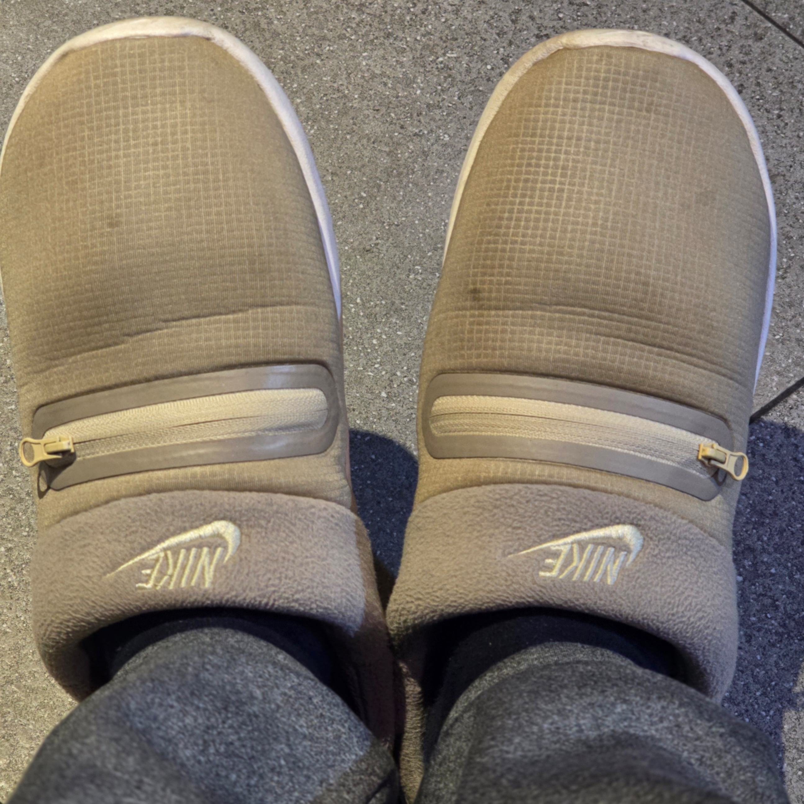 Nike Burrow Khaki Rattan 착용 스타일 - 2