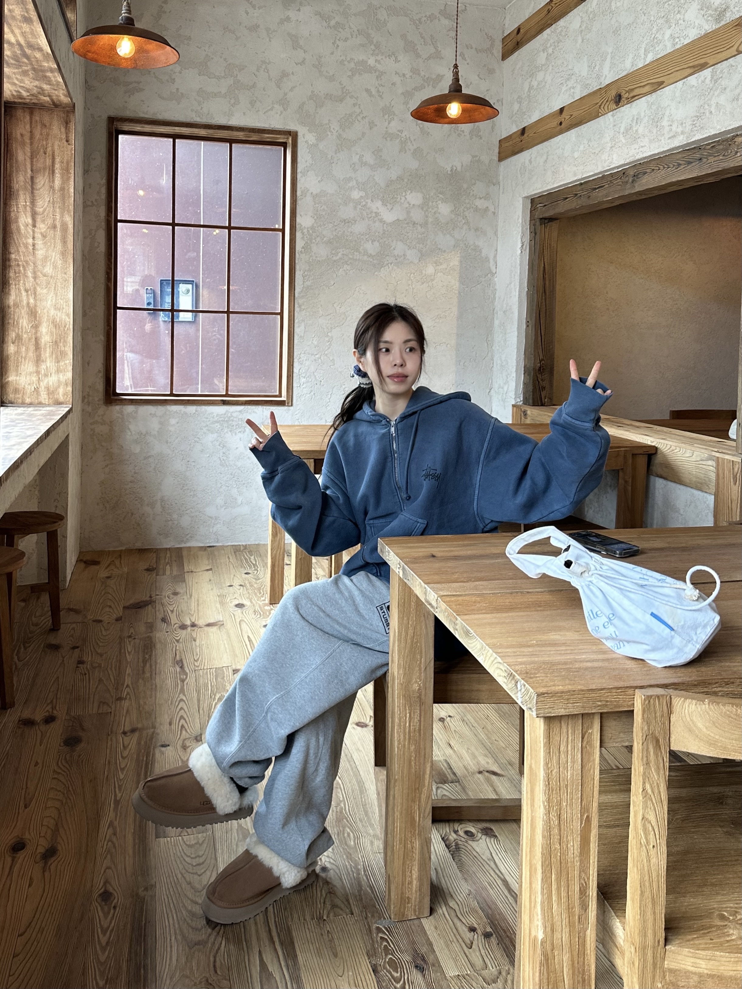 Stussy Pigment Dyed Smooth Stock Zip Hoodie Navy, Nike x Stussy Fleece Pants Grey Heather (FN5231-050) 착용 스타일 - 4