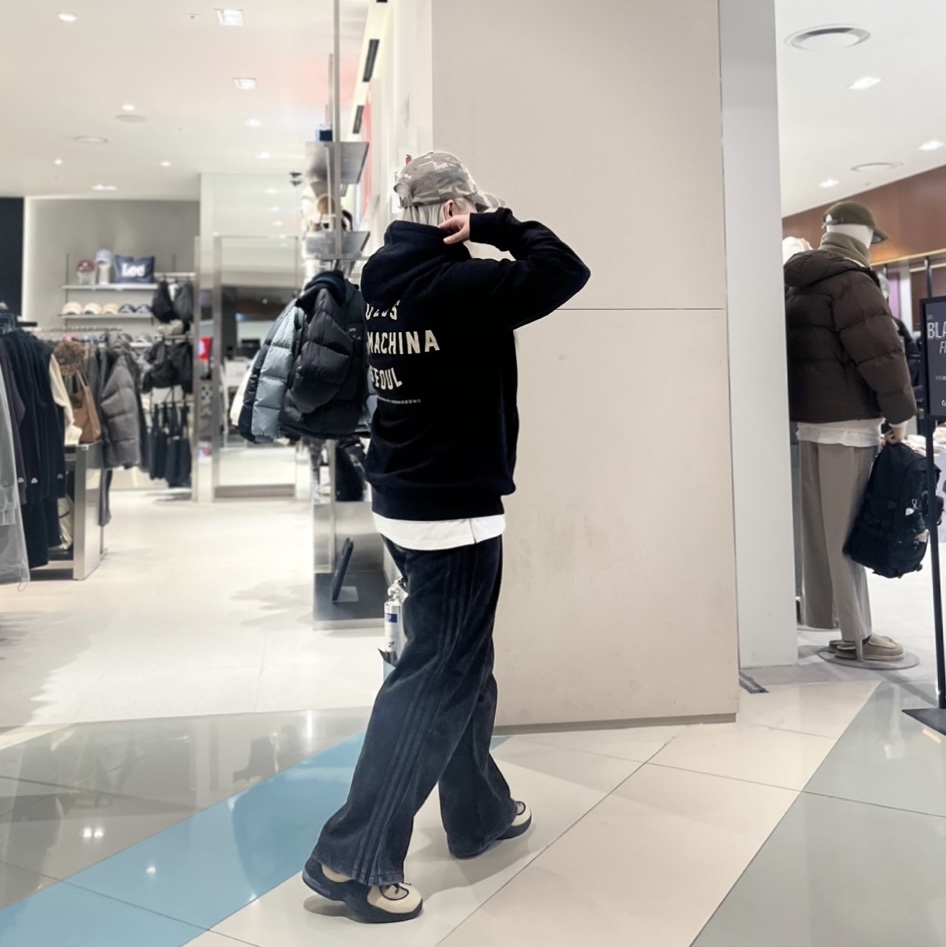 Deus Ex Machina Seoul College Address Hoodie Black, Nike x Stussy Air Penny II Rattan and Limestone 착용 스타일