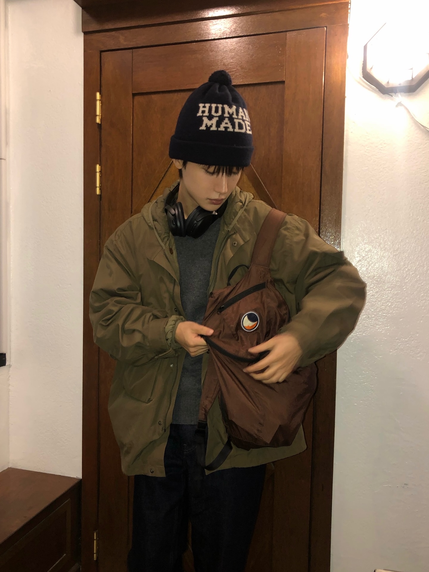 Ticket To The Moon Mini Backpack 15L Chocolate 착용 스타일
