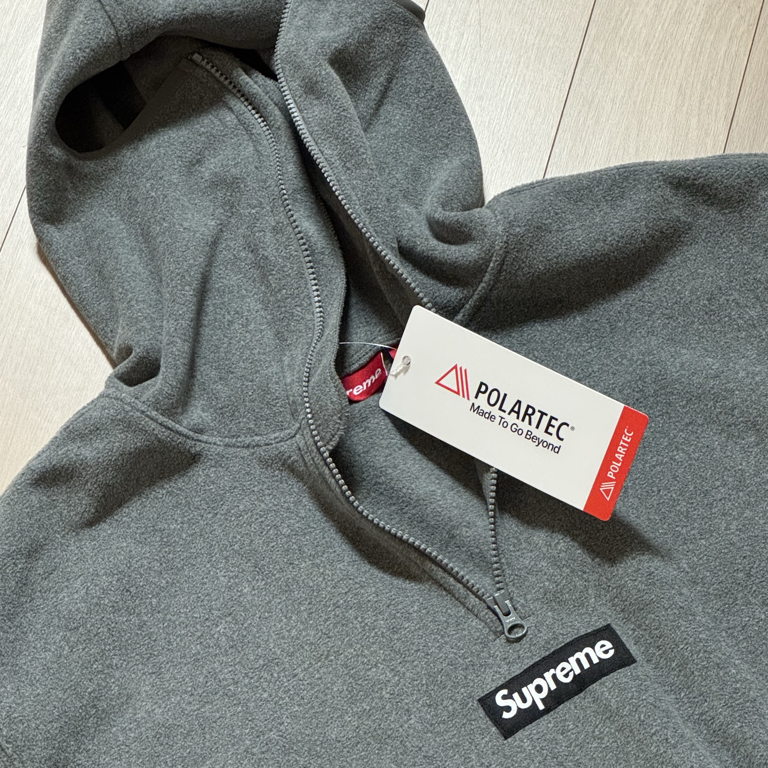Supreme Polartec Face Mask Half Zip Hooded Sweatshirt Grey - 25FW, Kodak Charmera Key Chain Film Camera Sealed Case (1 Blind Box) 착용 스타일 - 3