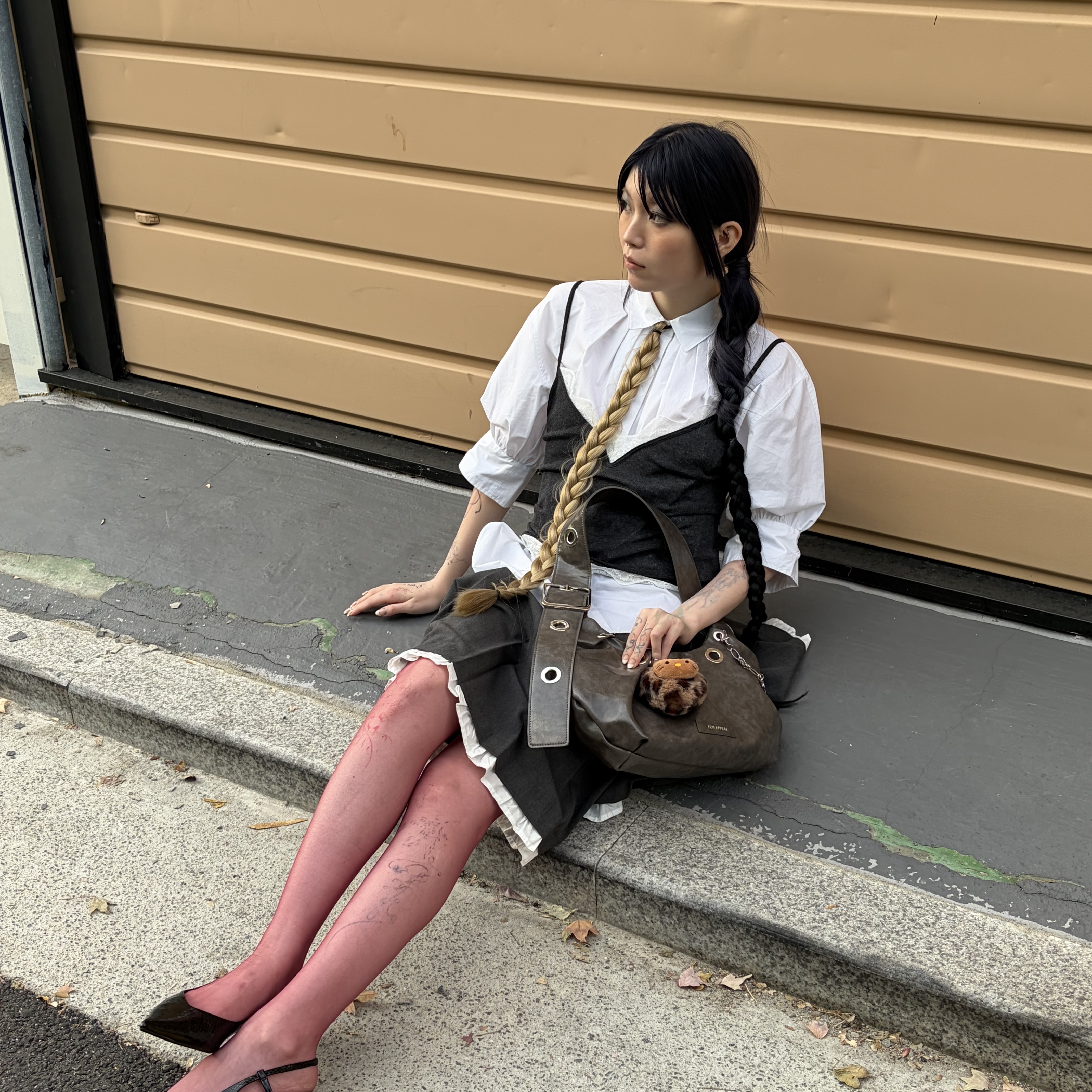 For Appeal Carry Light Hobo Bag  Leopard Pink, For Appeal Carry Light Hobo Bag  Choco Charcoal 착용 스타일 - 4