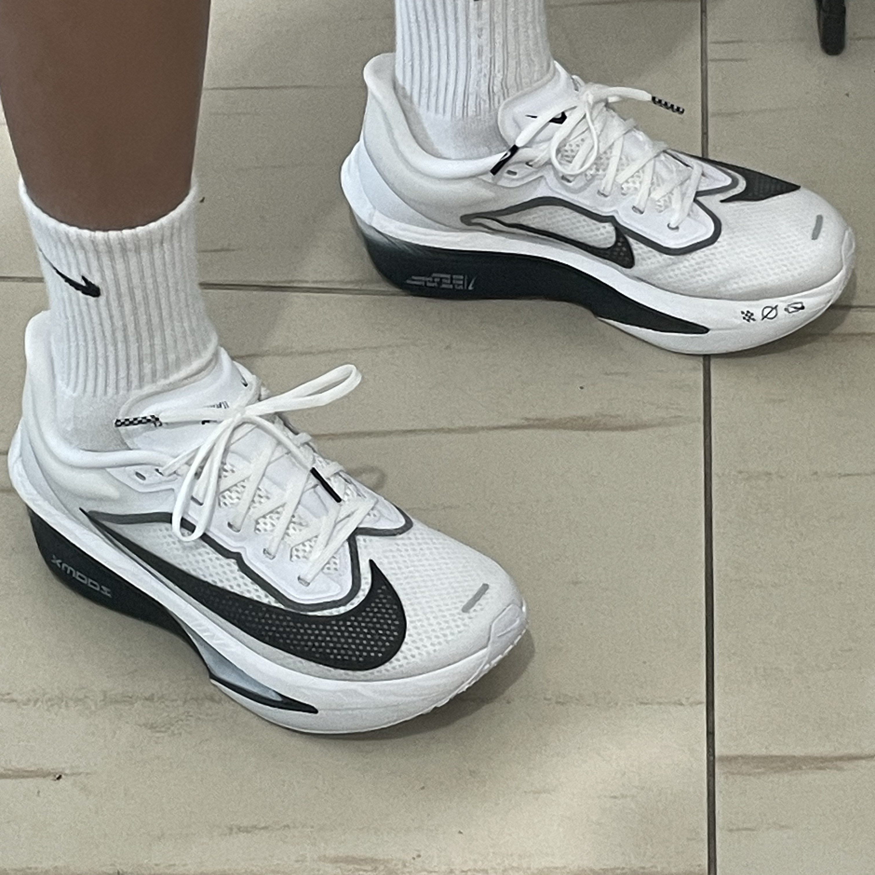 Nike Zoom Fly 6 White Smoke Grey 착용 스타일