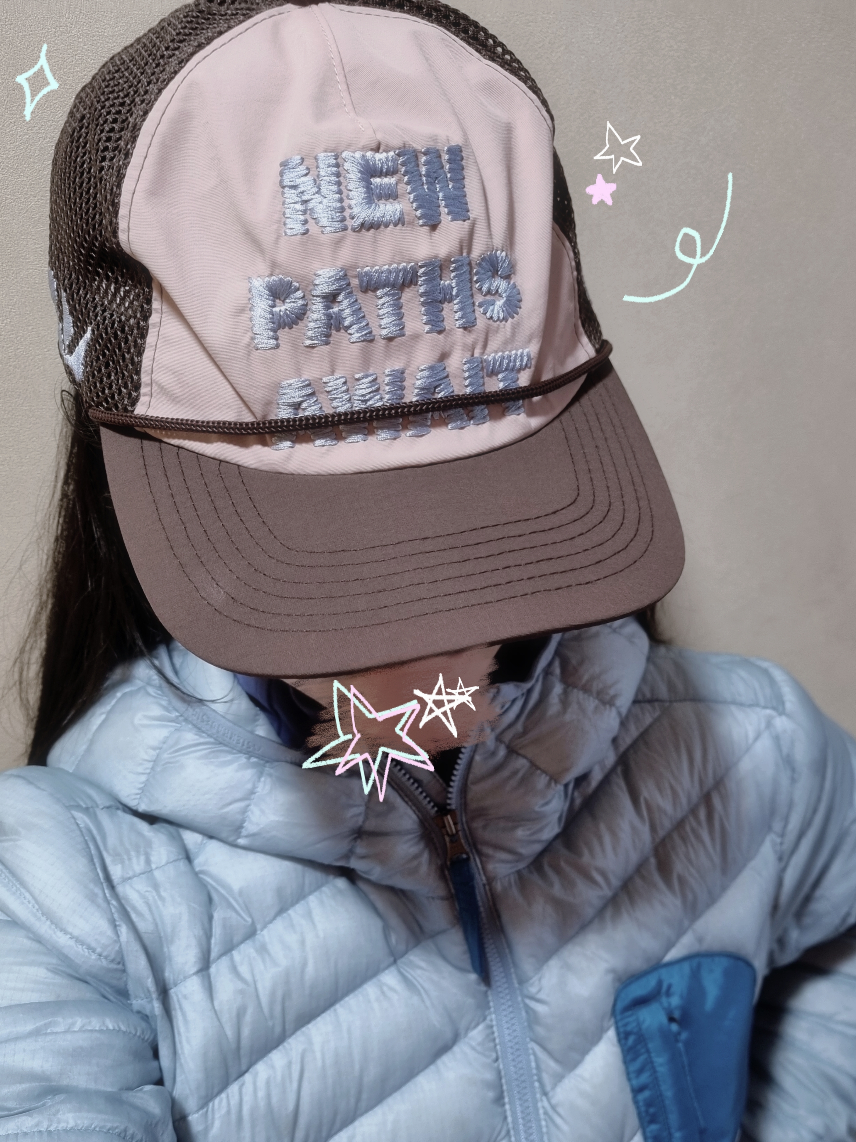 Alex Zono x Woodz New Paths Await Trucker Hat Beige 착용 스타일