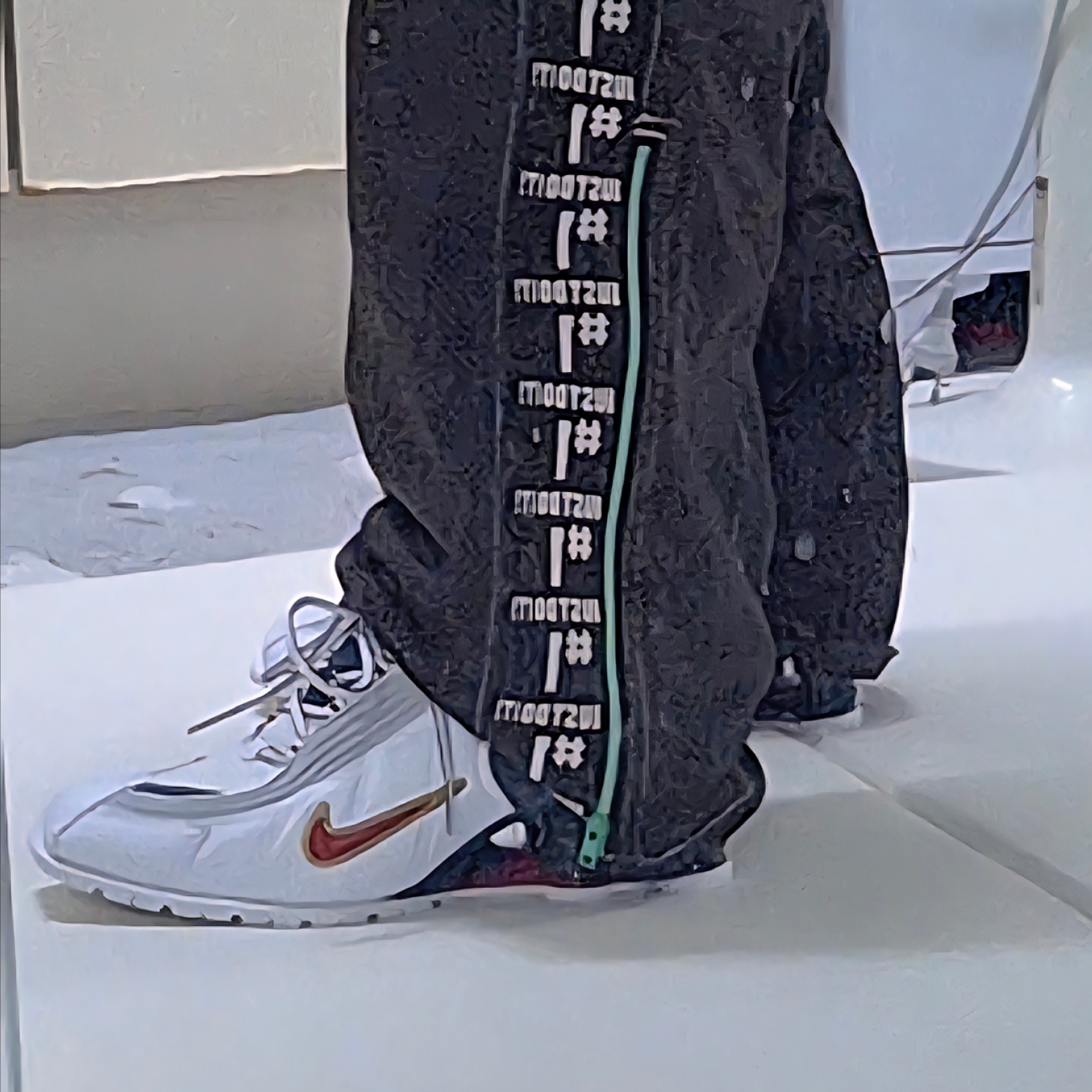 Nike x Martine Rose Shox MR4 White and Varsity Red 착용 스타일