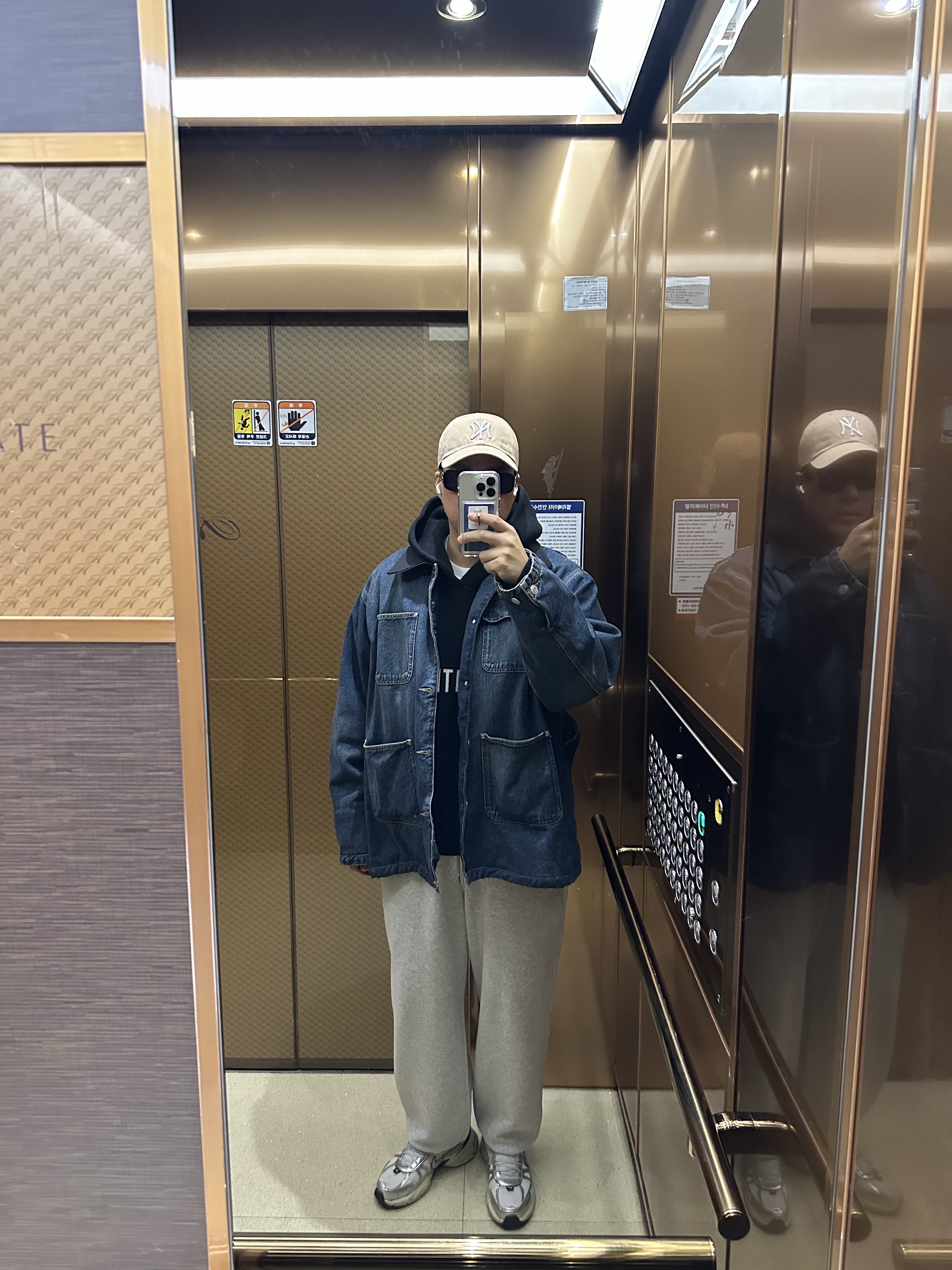 Essentials Knit Pullover Hoodie Black - 21SS, Nike V2K Run Summit White Metallic Silver 착용 스타일