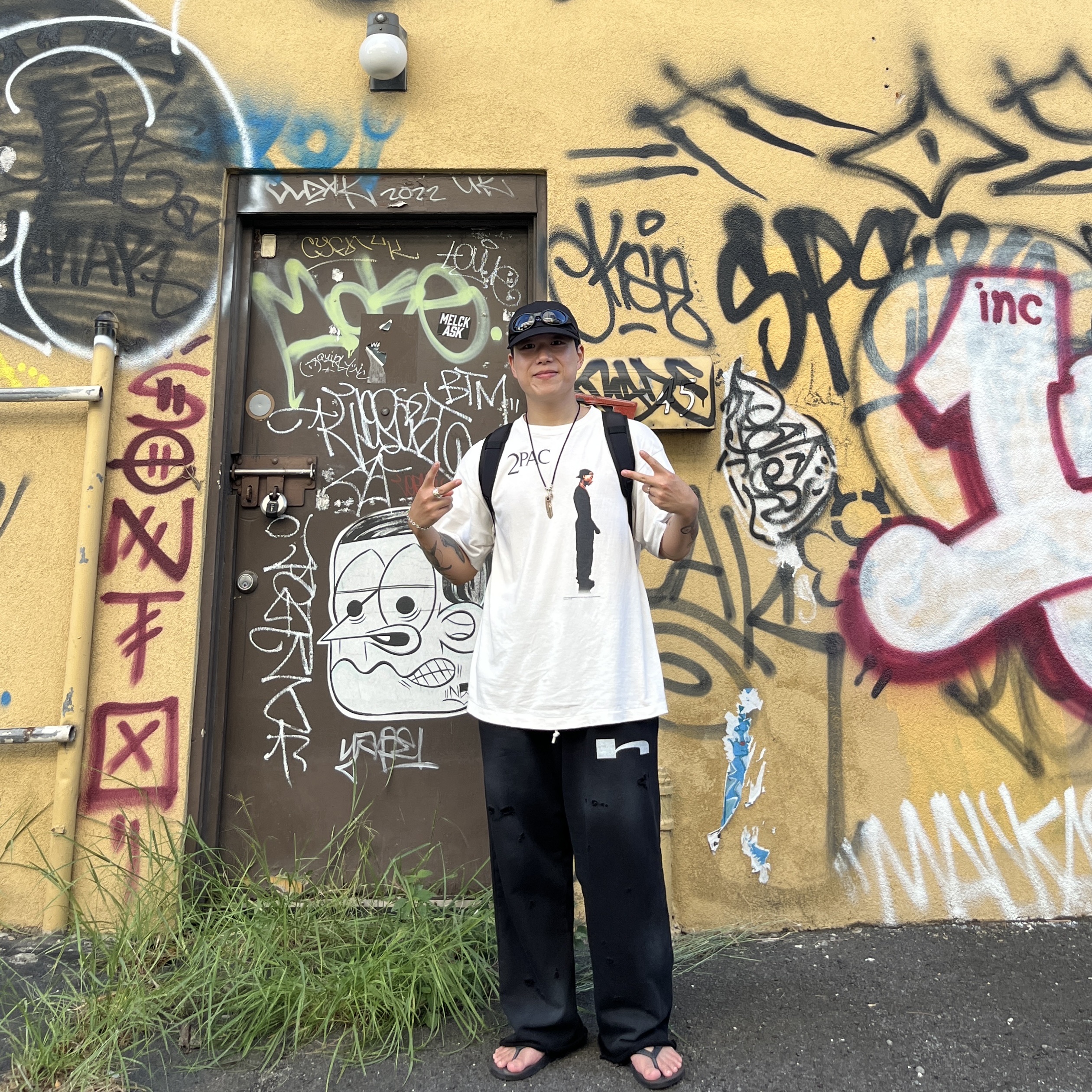 Saint Mxxxxxx x 2Pac S/S T-Shirt White - 25SS, Hommless h Logo Dirty Sweat Pants Black 착용 스타일