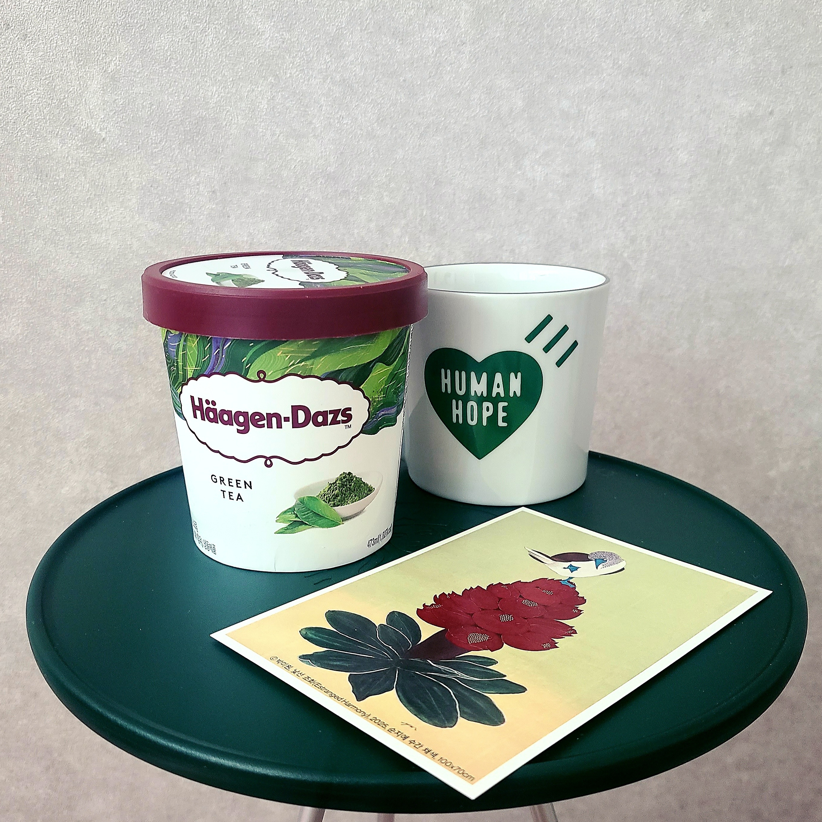 Starbucks x Helinox Side Table Green, Human Made Human Hope Coffee Mug White 착용 스타일 - 2
