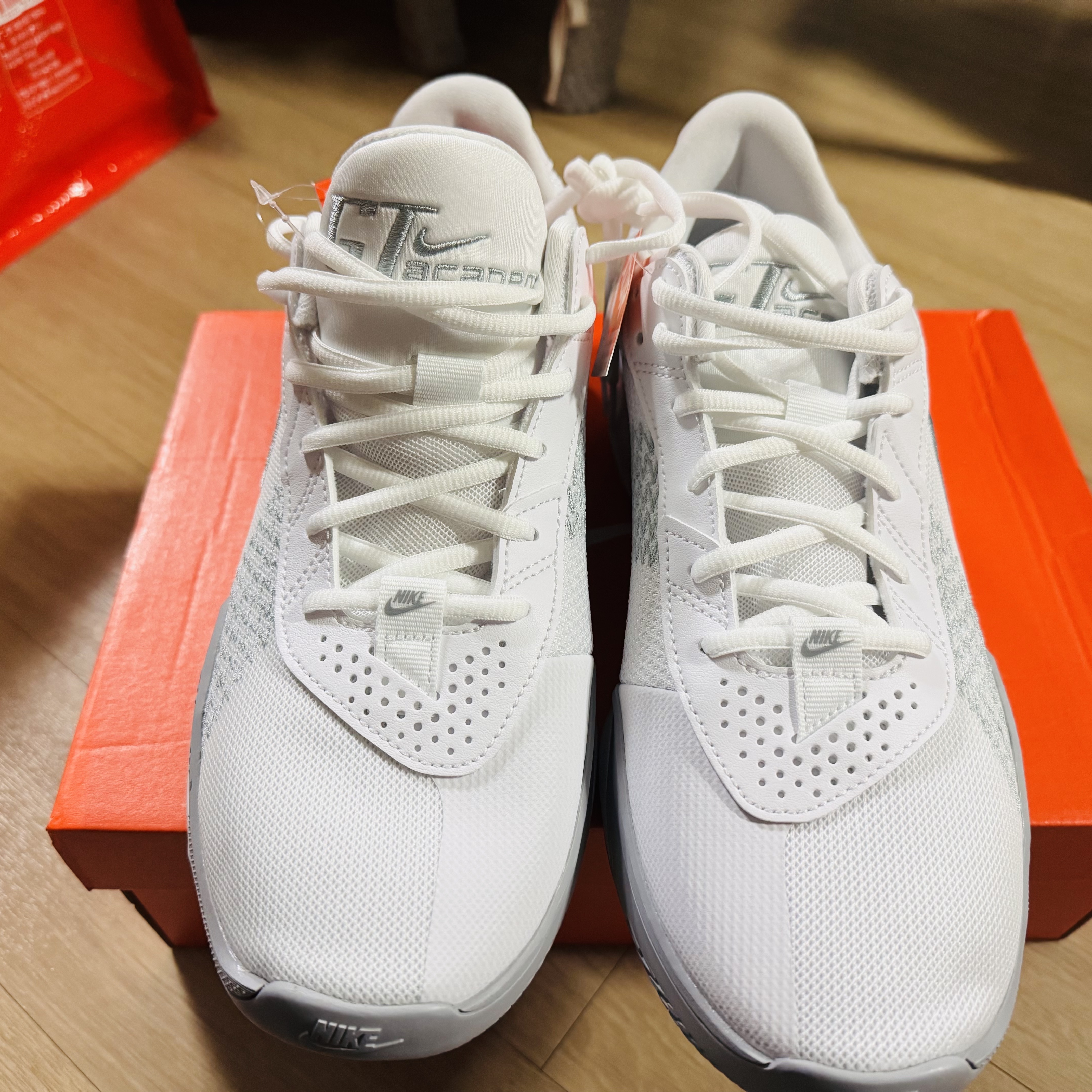 Nike G.T. Cut Academy EP White Wolf Grey 착용 스타일 - 2