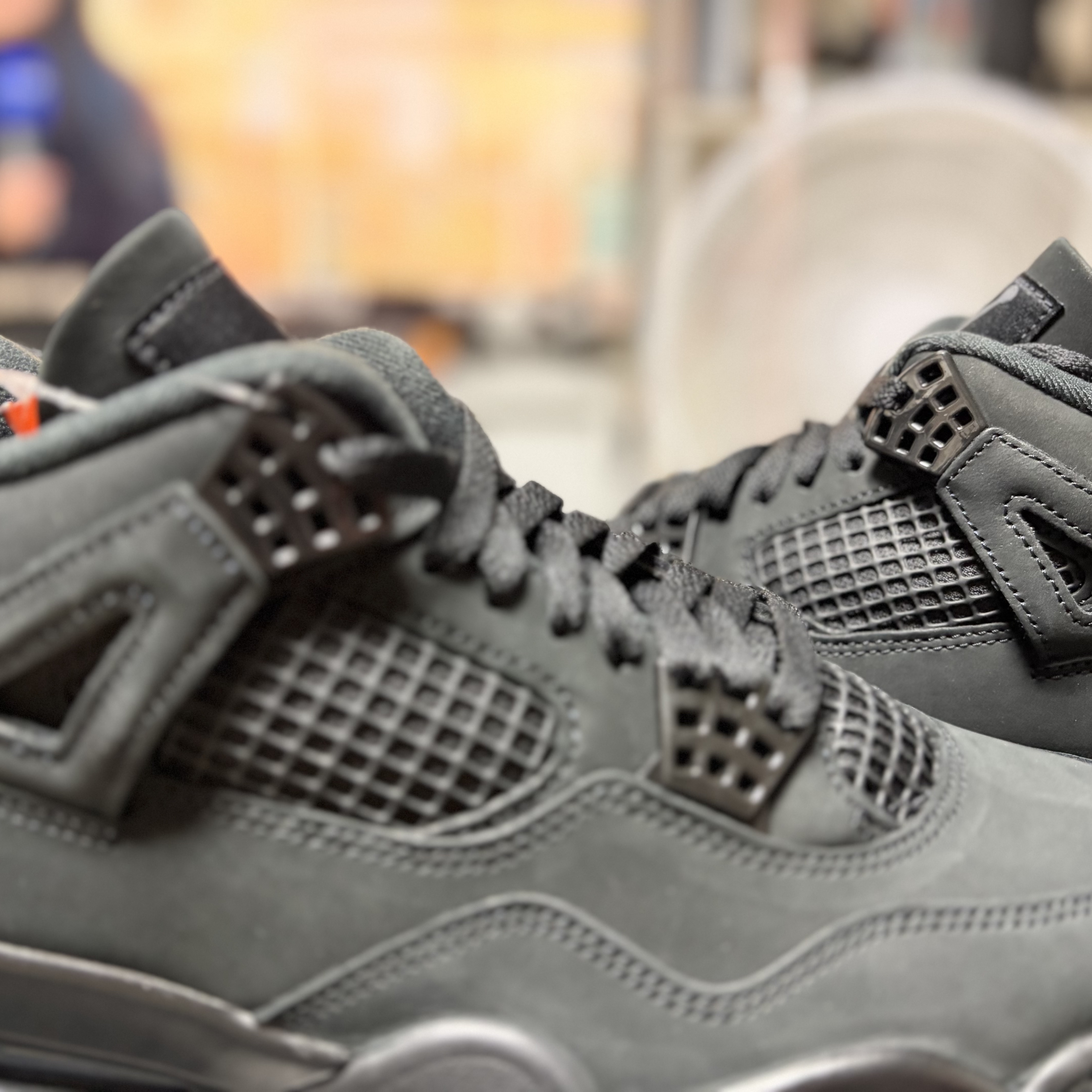 Jordan 4 Retro Black Cat 2025 착용 스타일 - 6