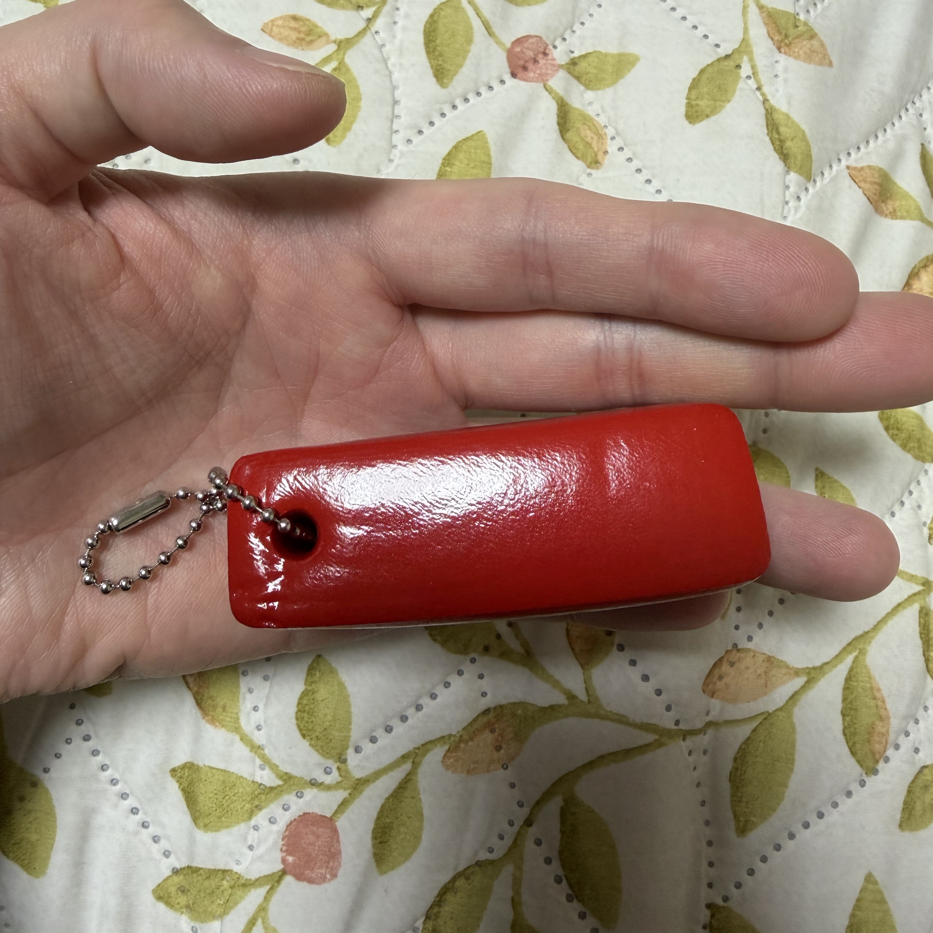 Supreme Floating Keychain Red - 23FW 착용 스타일 - 3