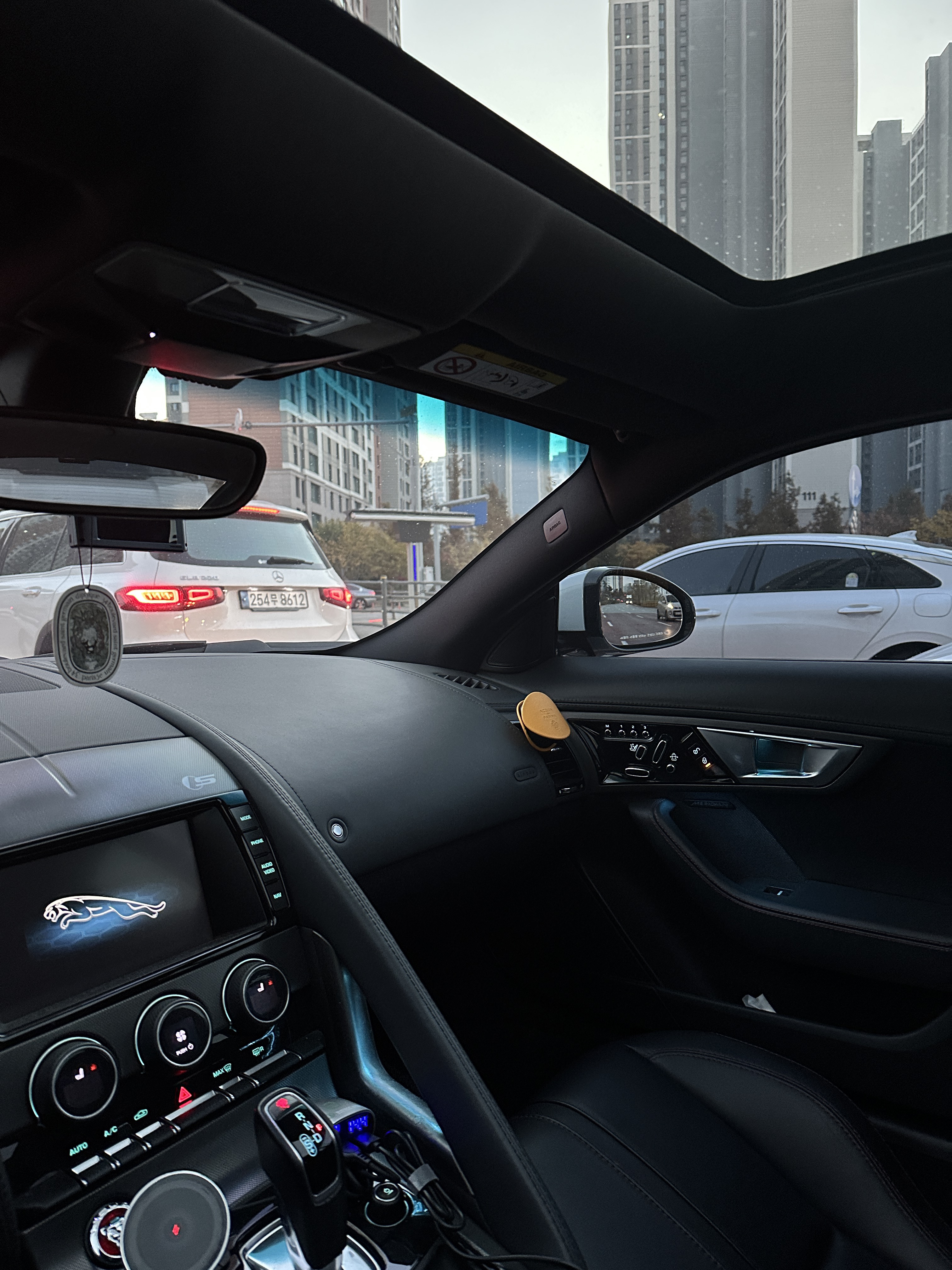 Acqua Di Parma Car Diffuser Leather Case Yellow 2023 착용 스타일 - 1