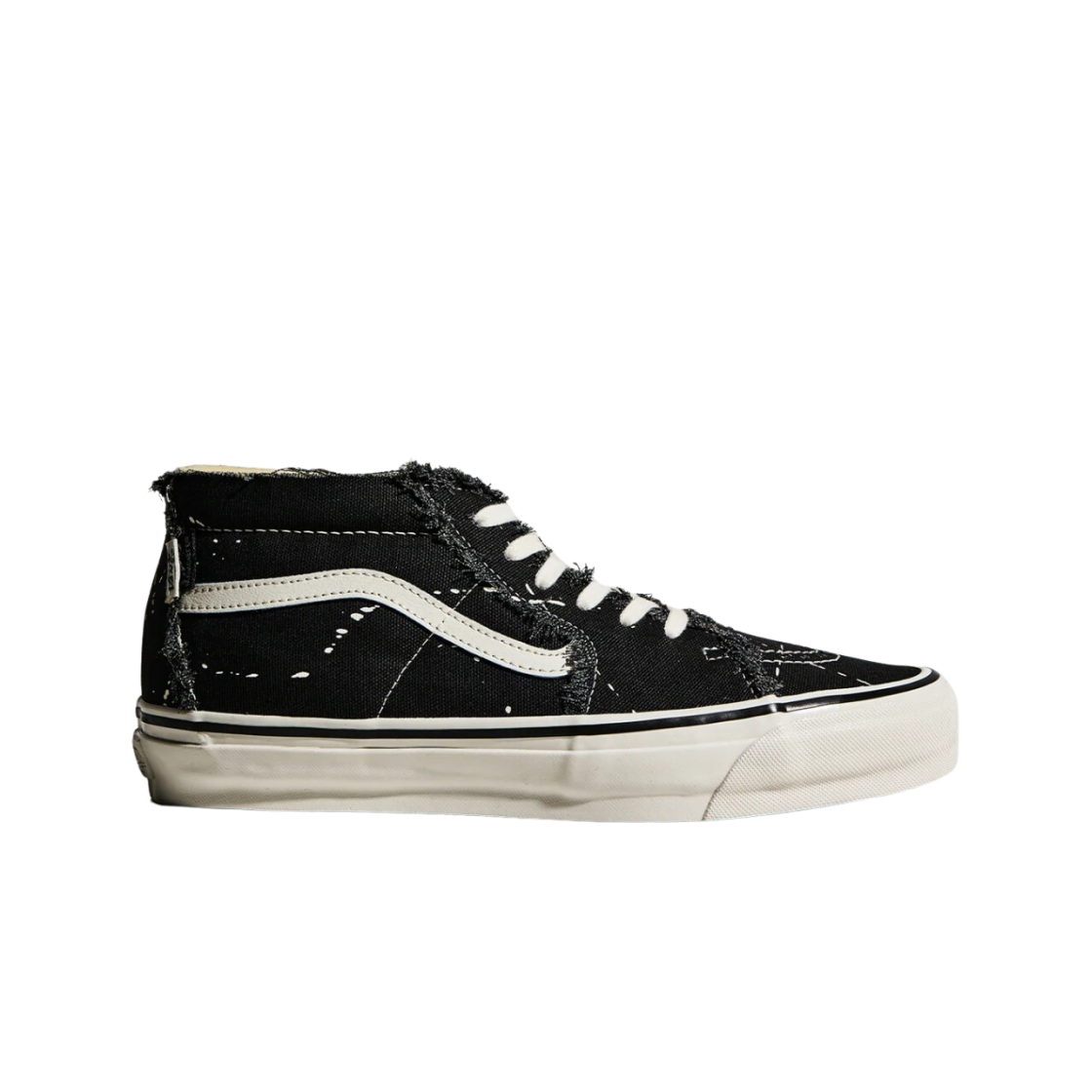 반스 x 인빈시블 스케이트 미드 프레이드 블랙 - 인빈시블 한정(Vans x Invincible Sk8 Mid Frayed Black - Invincible Exclusive) - 1