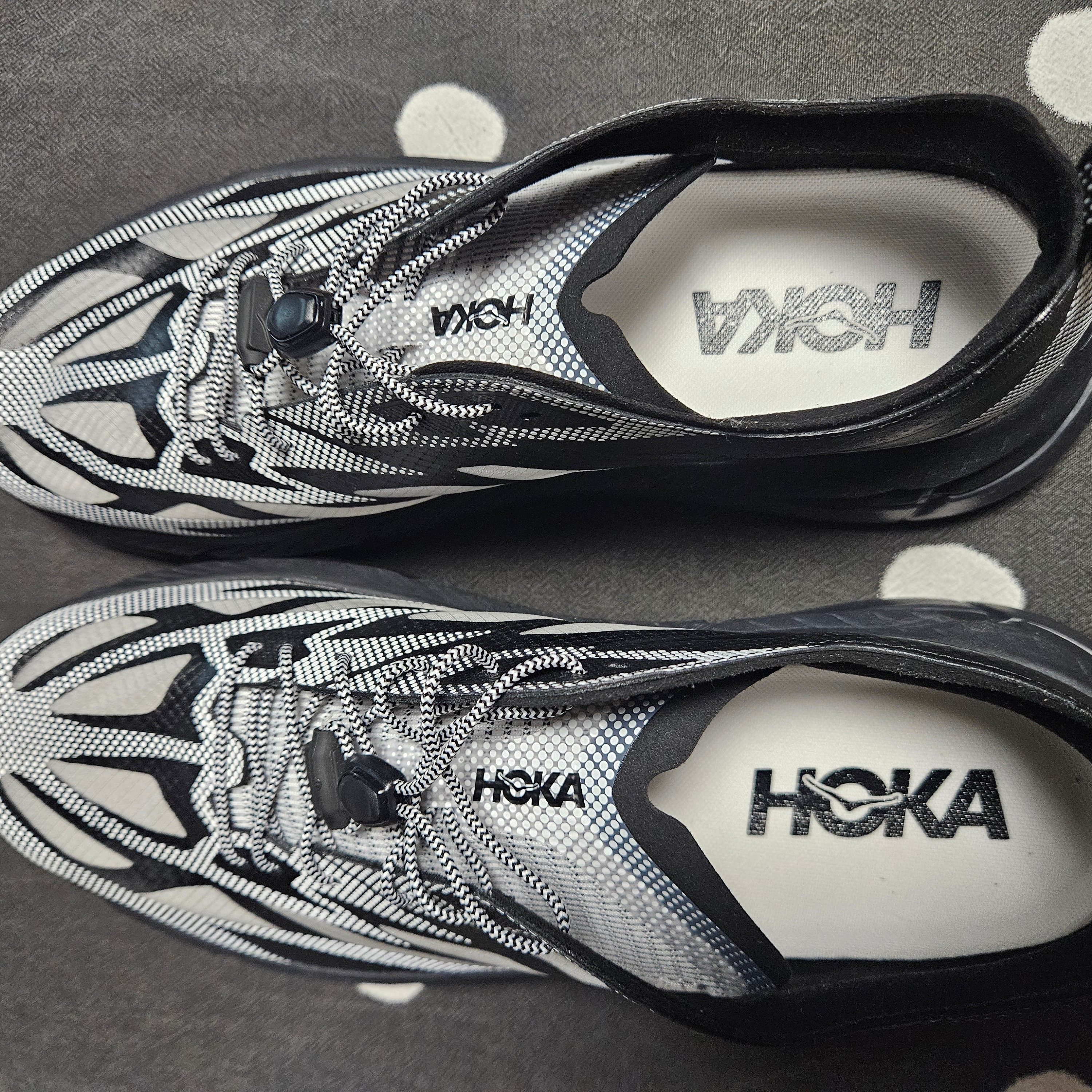 Hoka Mafate Speed 4 Lite TS Black White 착용 스타일