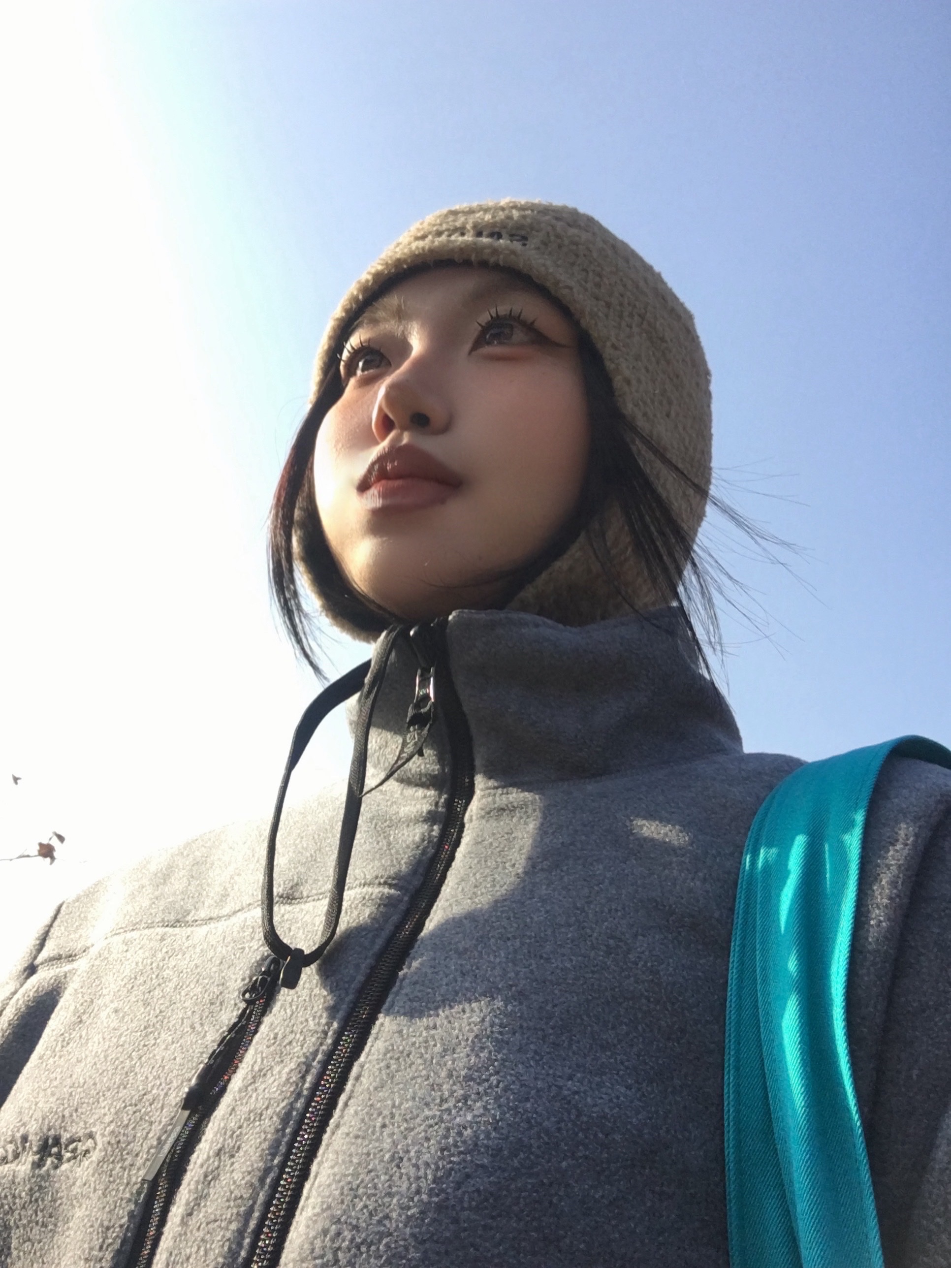Salomon Sierra Fleece Beanie Mocha 착용 스타일 - 3