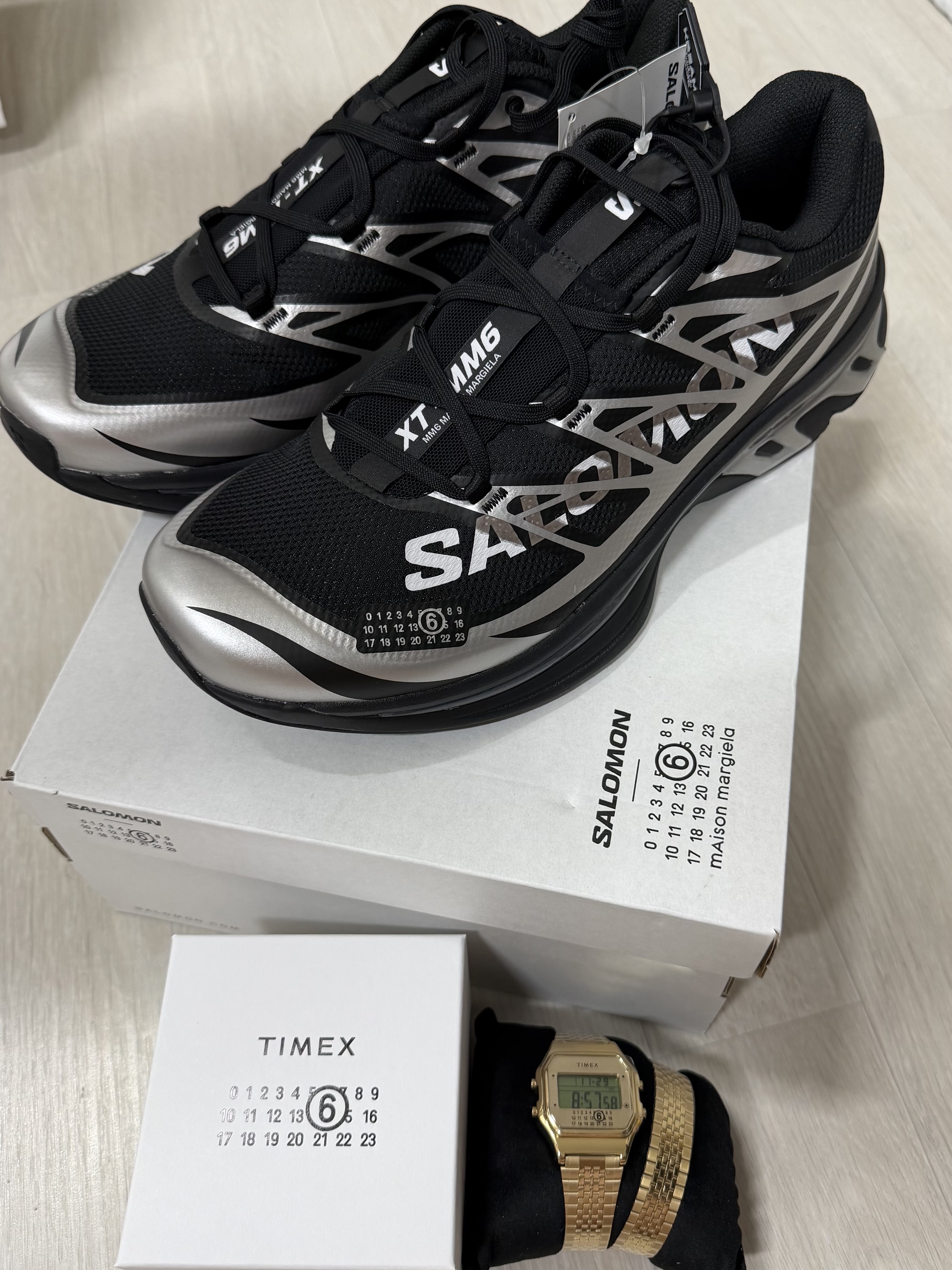 Salomon x MM6 Masion Margiela XT-MM6 Black Ftw Silver, Timex x MM6 Maison Margiela T80 Gift Set Stainless Steel Gold 착용 스타일