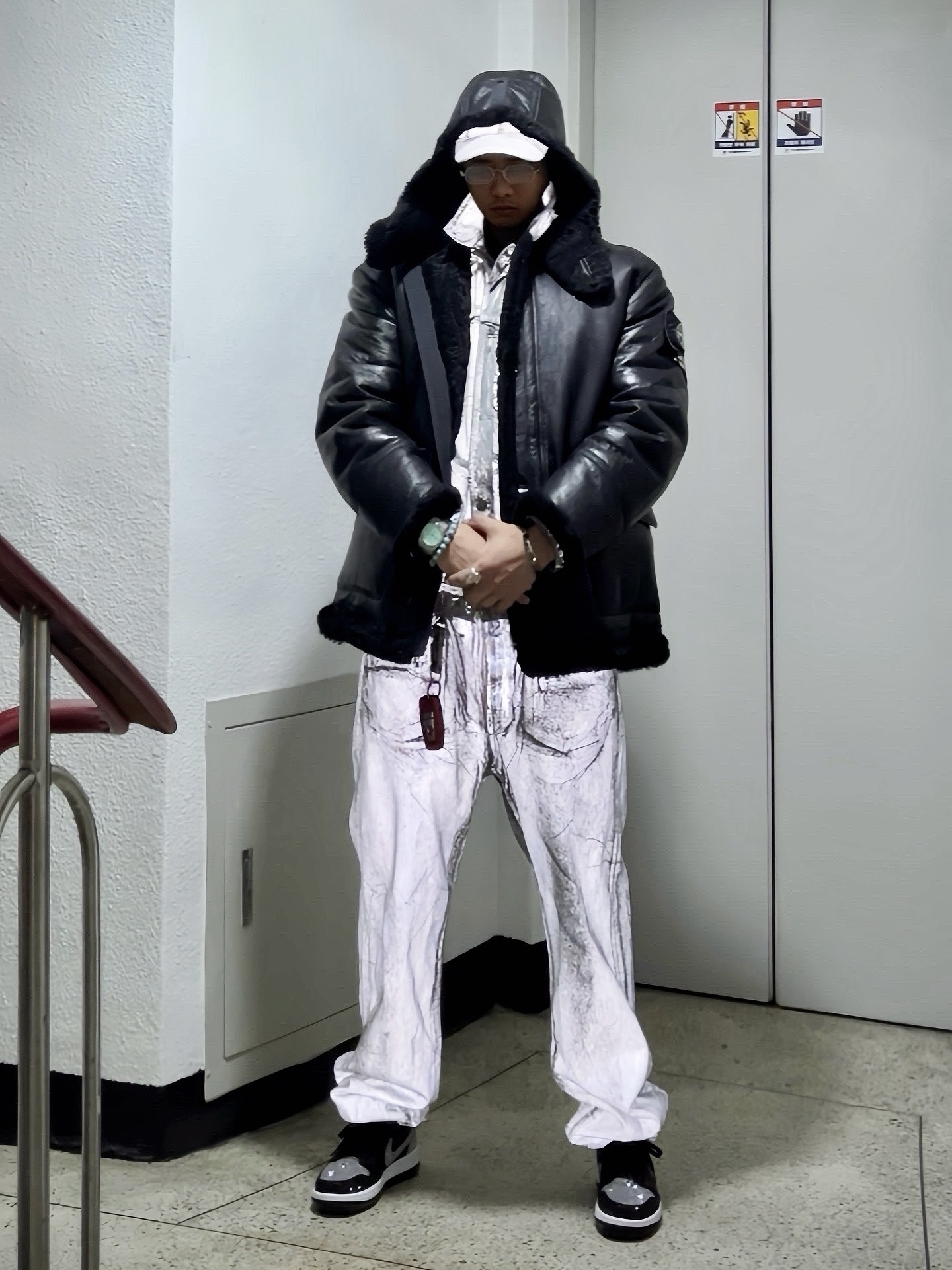 Supreme x Stone Island Denim 6-Panel Reflective - 23FW, Supreme x Stone Island Denim Trucker Jacket Reflective - 23FW 착용 스타일 - 1