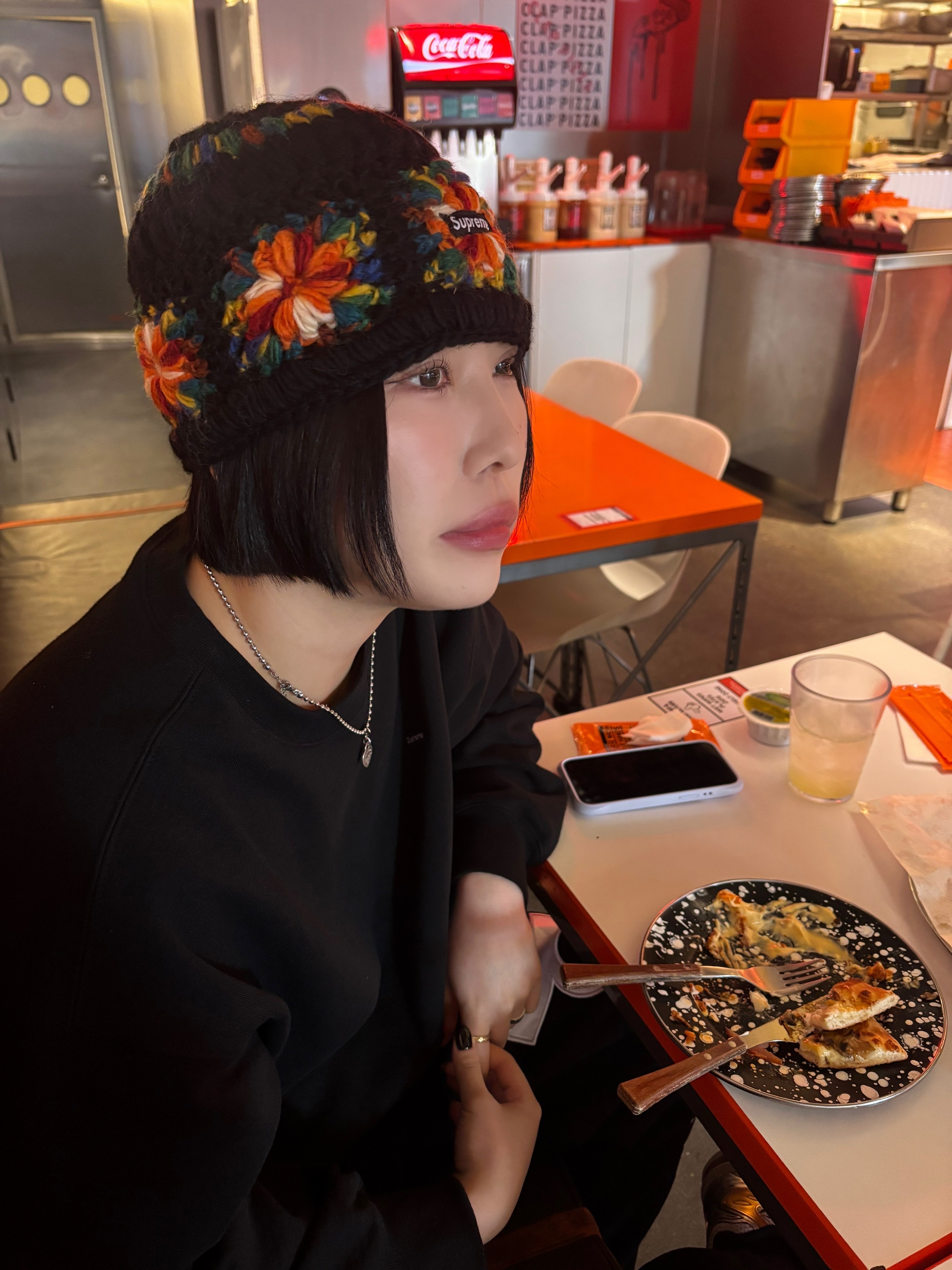 Supreme Crochet Beanie Black - 25SS, Supreme Small Box Crewneck Black - 25FW 착용 스타일