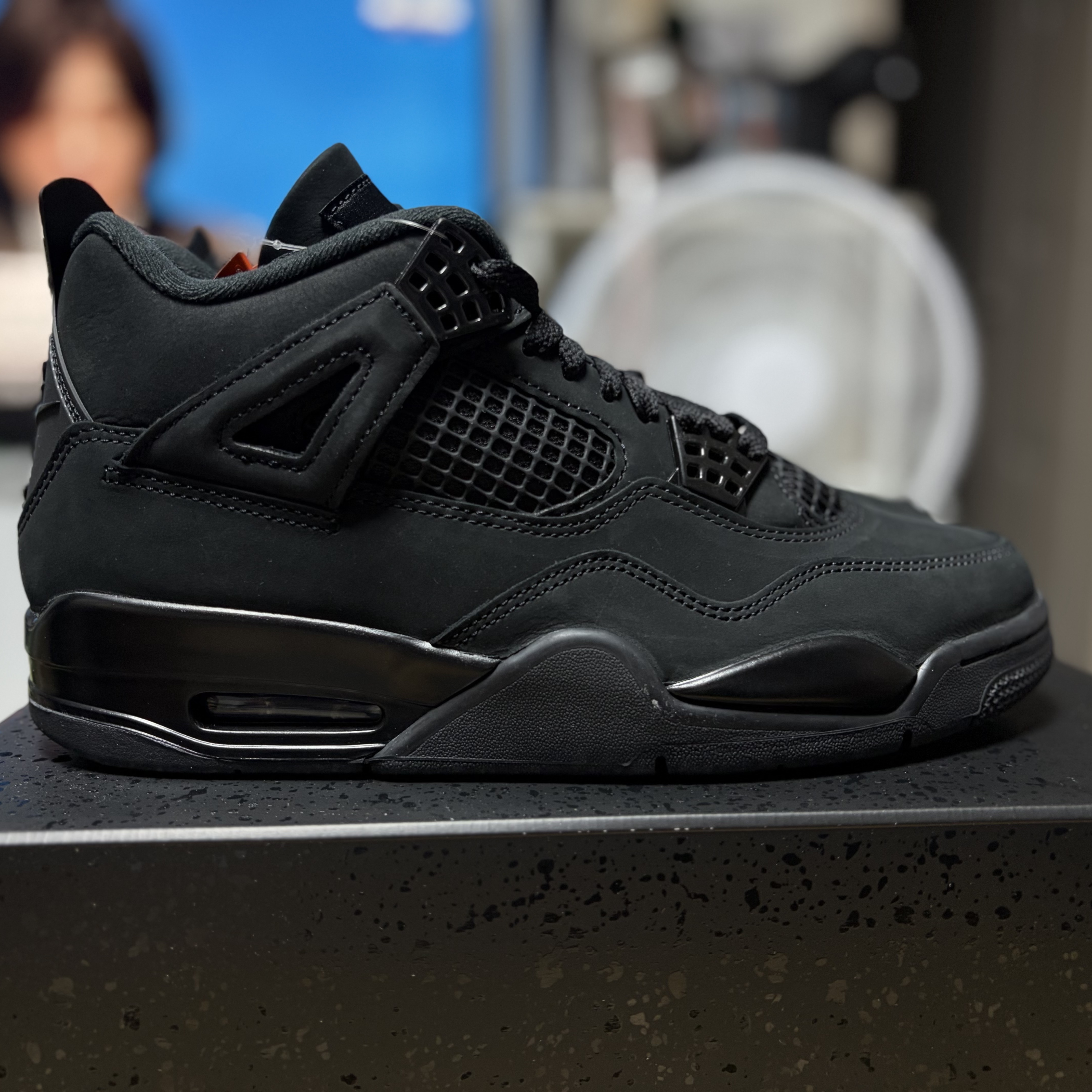 Jordan 4 Retro Black Cat 2025 착용 스타일 - 3