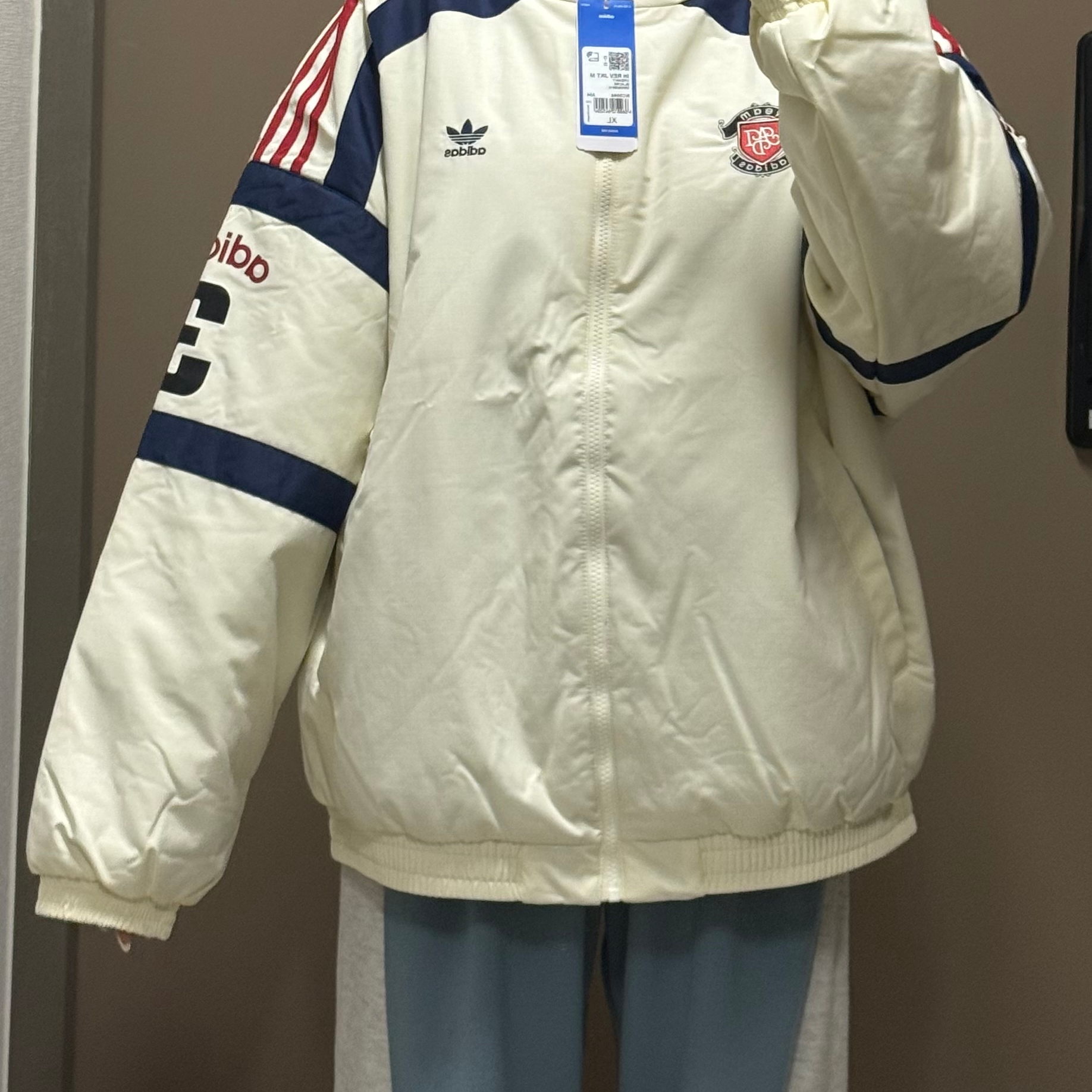Adidas Team Reversible Padded Jacket Cream White - KR Sizing 착용 스타일 - 1