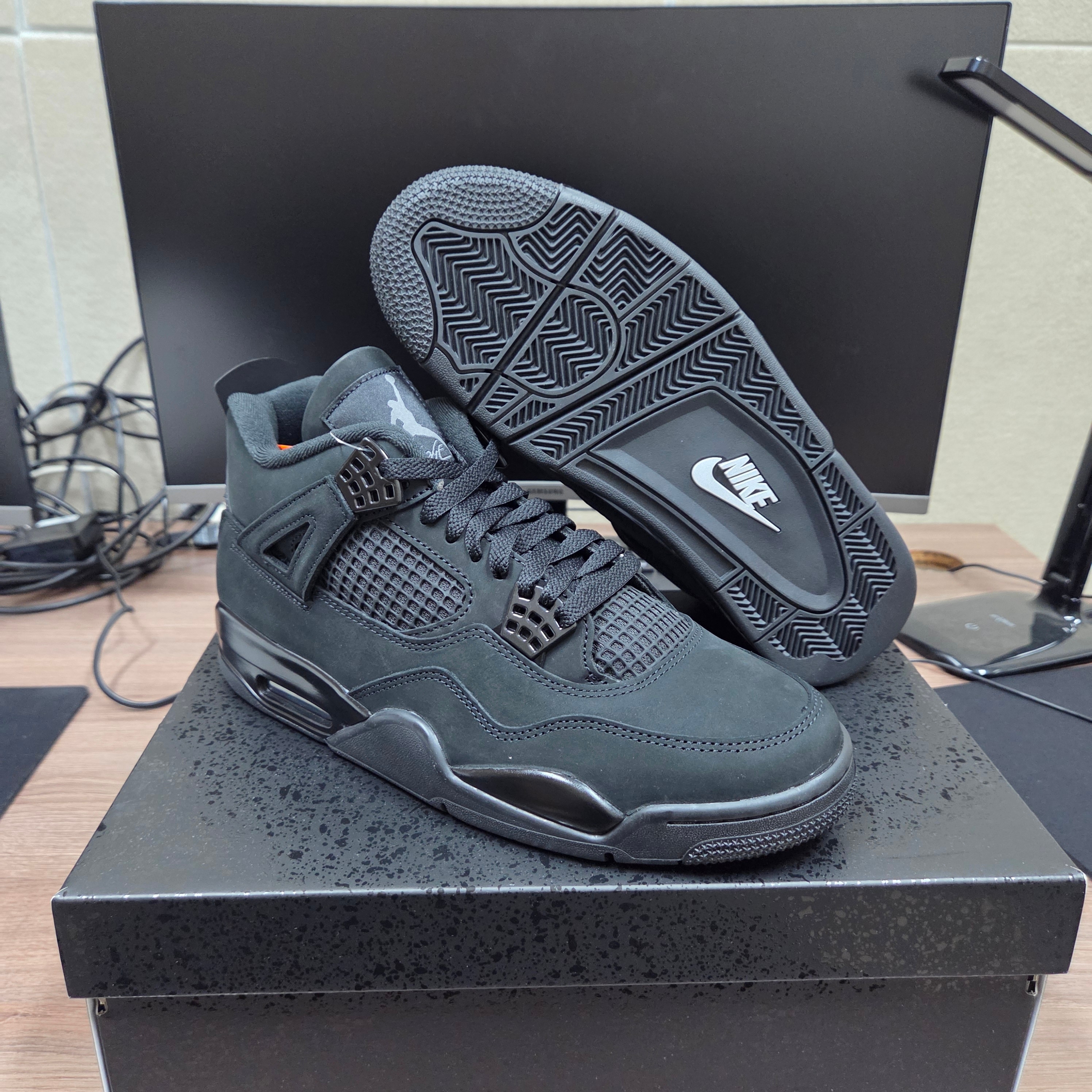 Jordan 4 Retro Black Cat 2025 착용 스타일