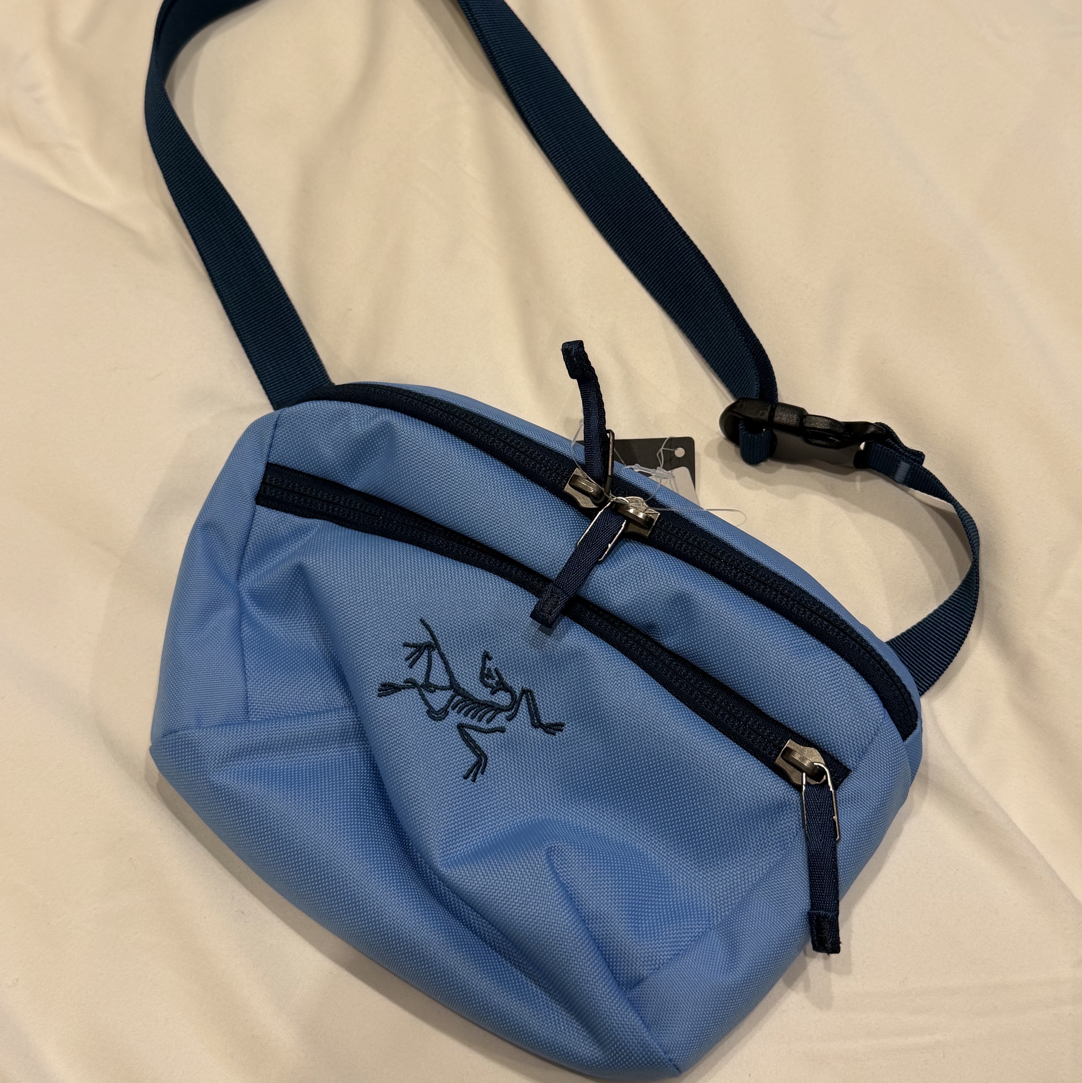 Arc'teryx x Beams Mantis 1 Waist Pack Glacial Nightscape 착용 스타일 - 1